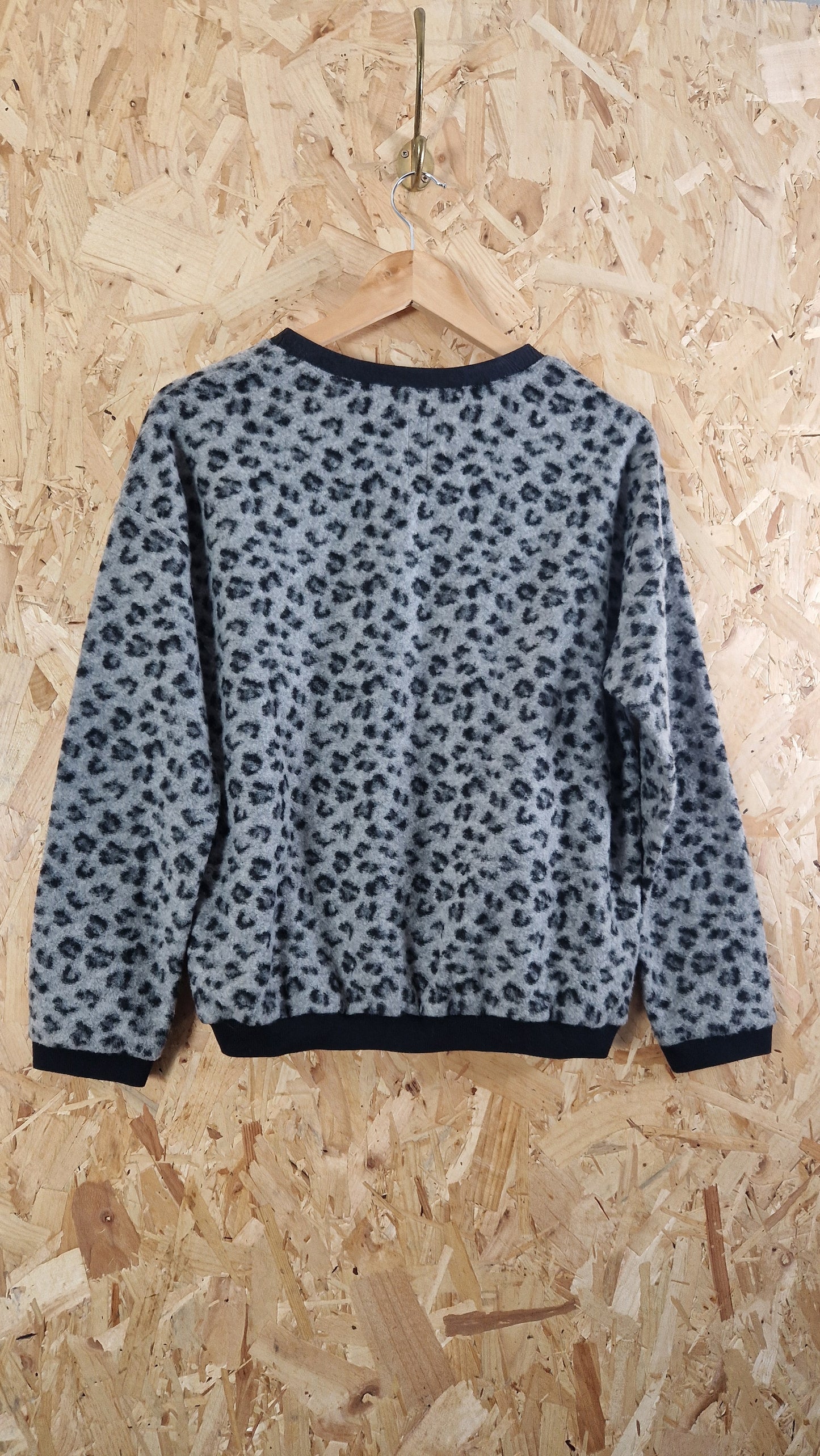 Preloved Xtraordinary Leopard LS Sweatshirt Size Medium