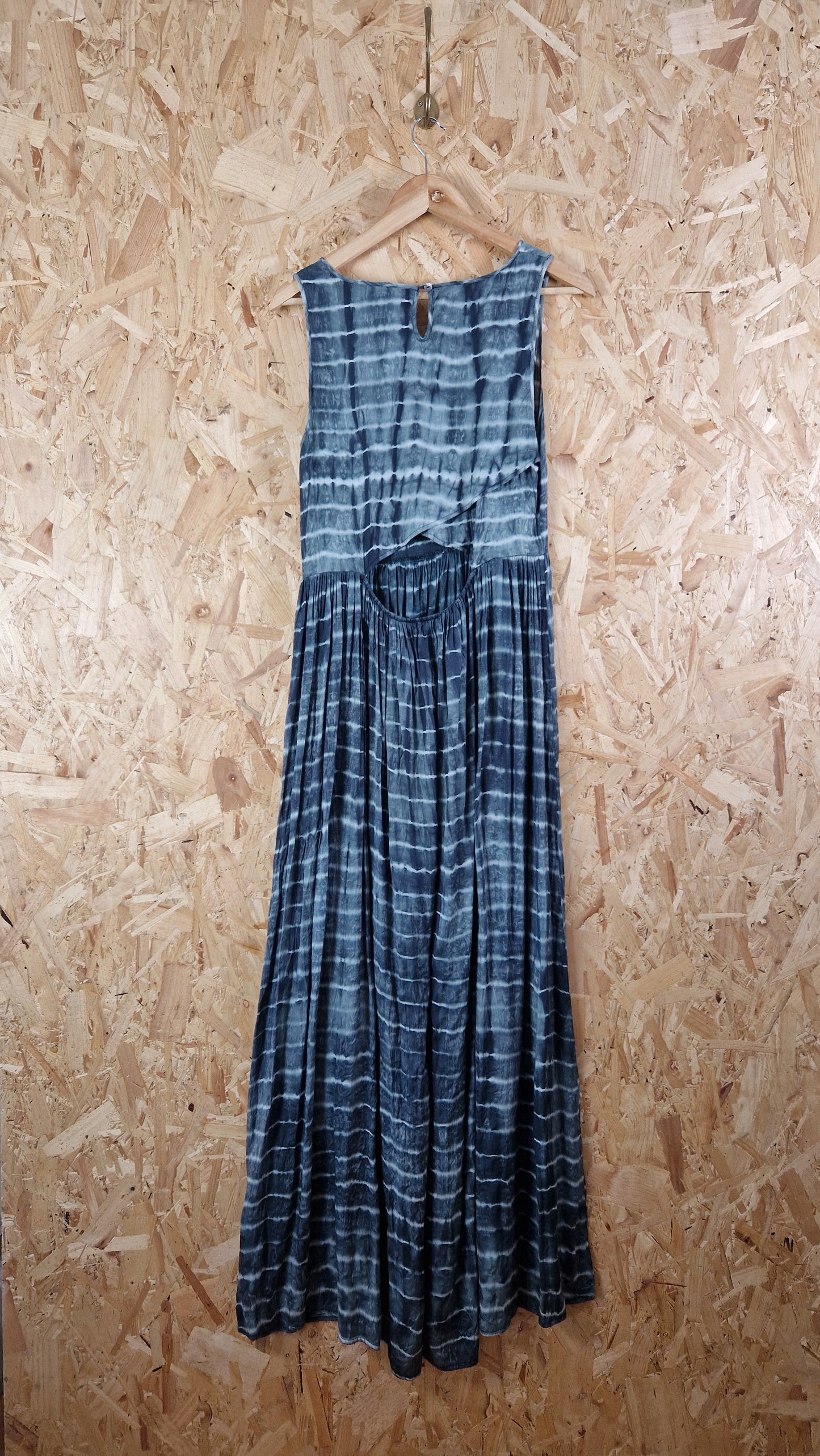 Preloved Neuw Tie Dye Sleeveless Dress With Cut Out Back Size 12