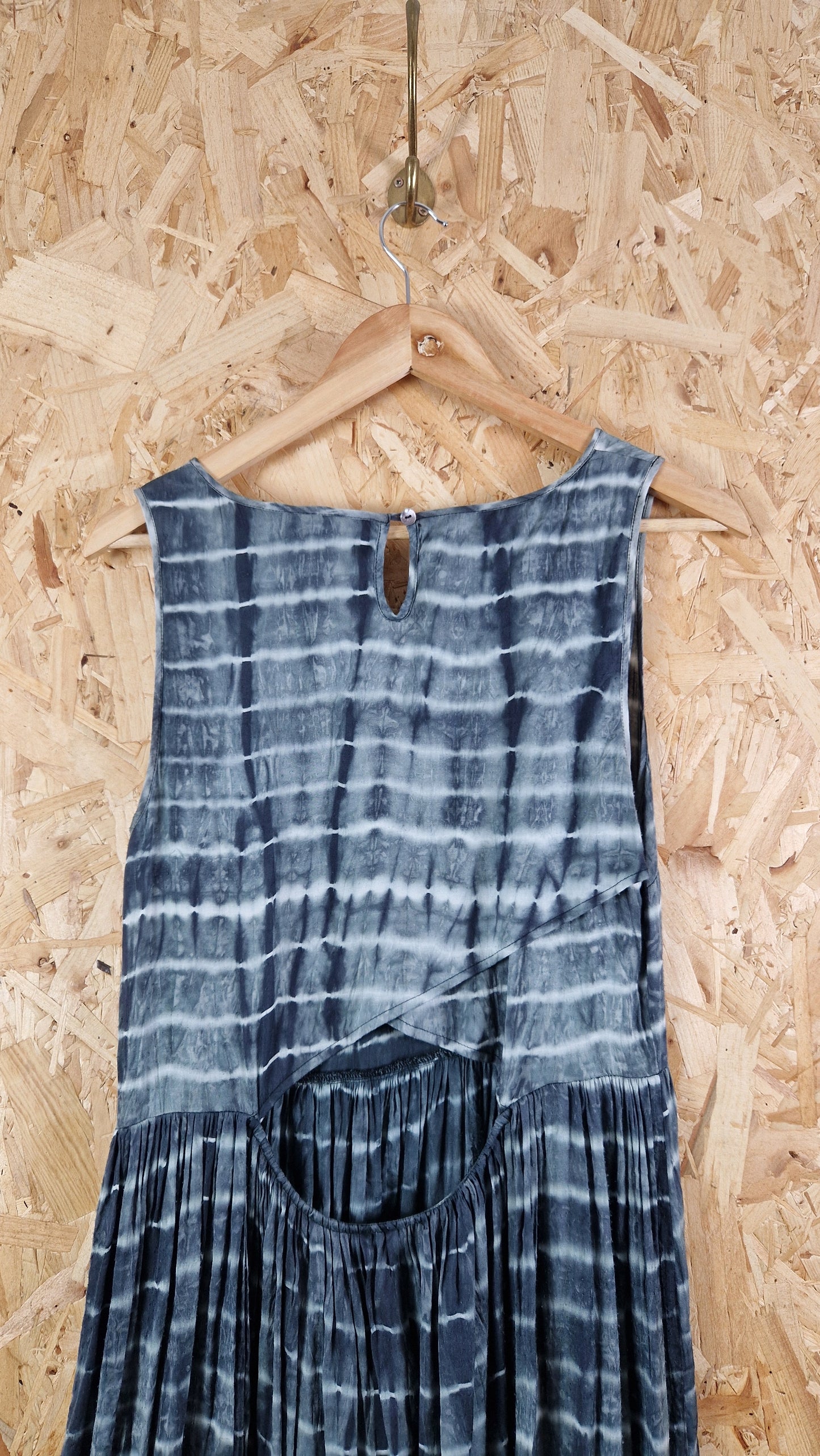 Preloved Neuw Tie Dye Sleeveless Dress With Cut Out Back Size 12