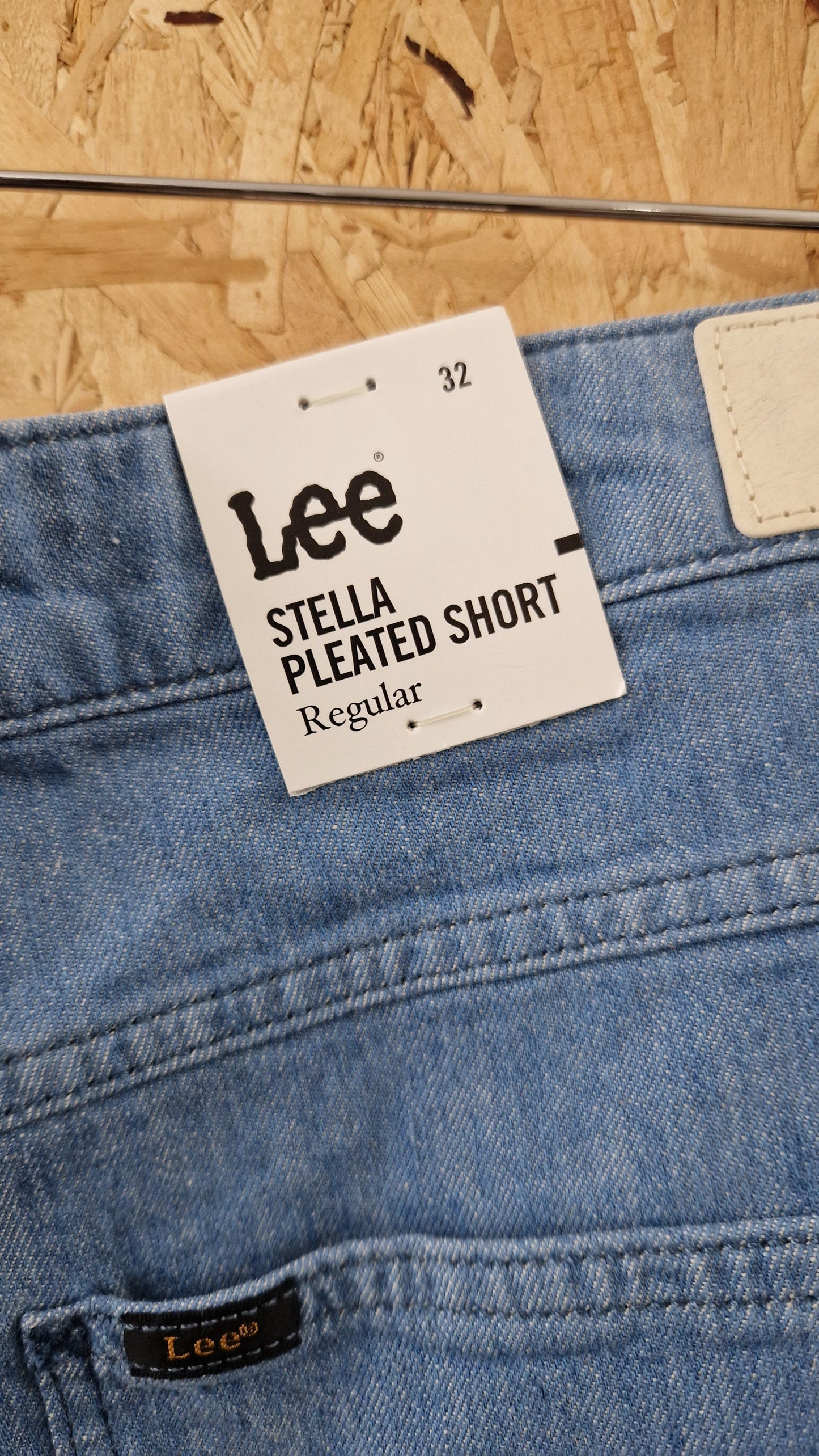 Preloved Lee Stella Pleated Shorts Size 32