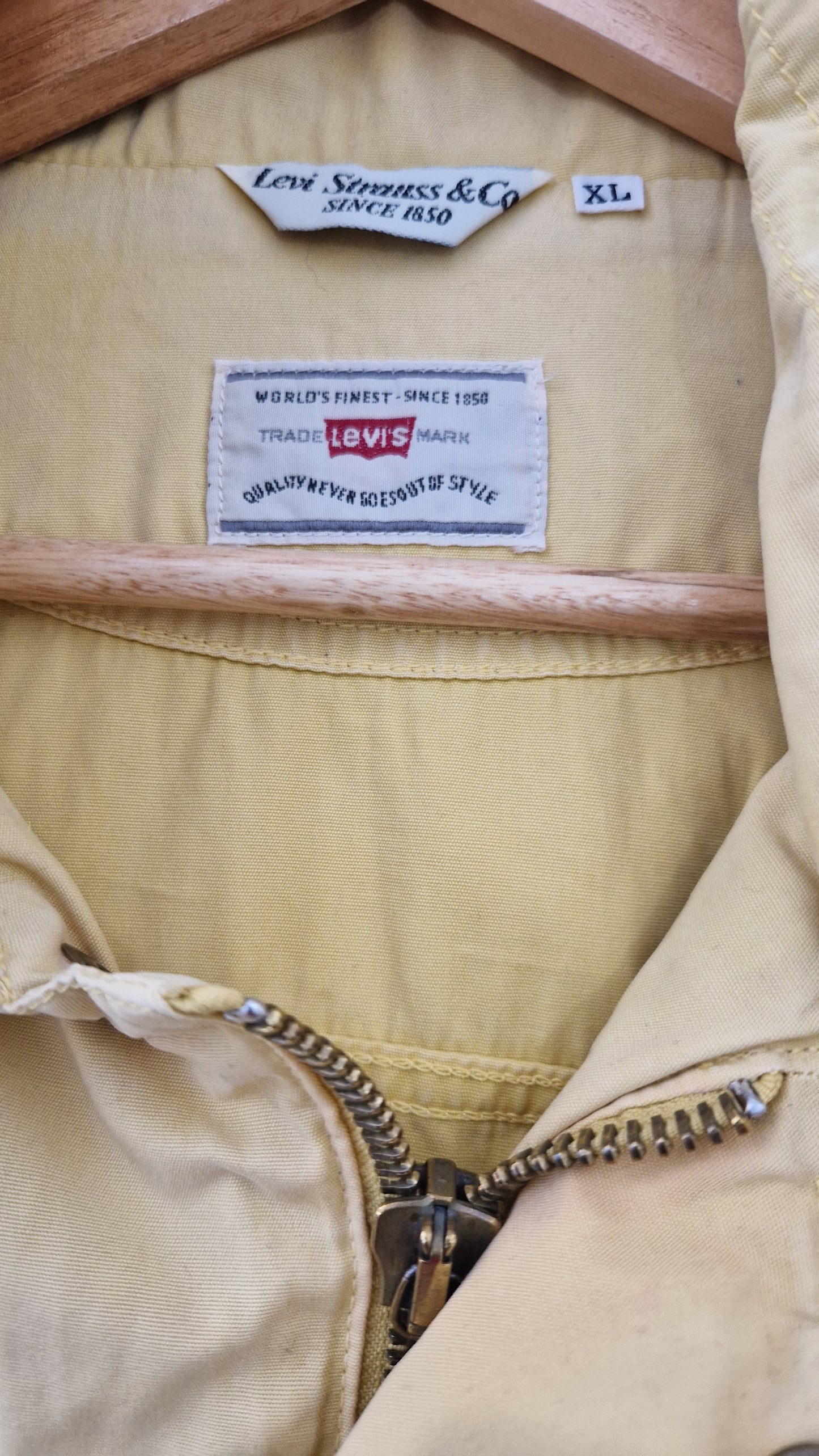 Preloved Levi's Jacket with Detachable Hood Size XLarge