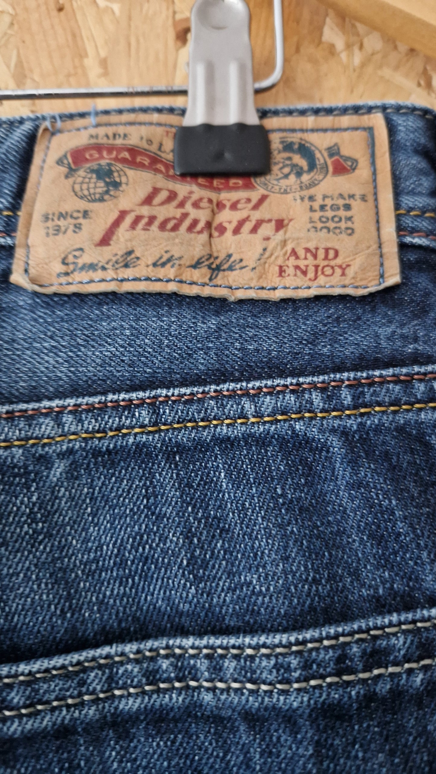 Preloved Diesel Larkee Relaxed Straight Jeans Waist 32 Leg Length 30