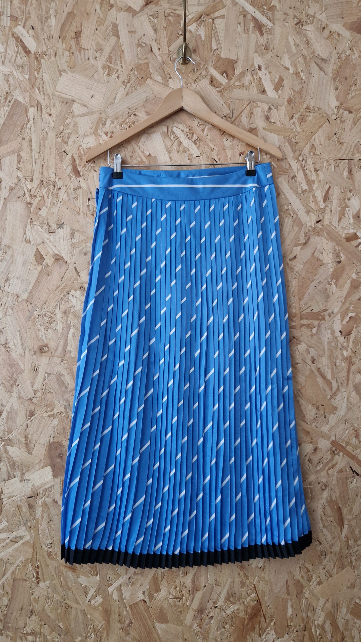 Preloved Victoria Victoria Beckham Pleated Printed Skirt Size 8