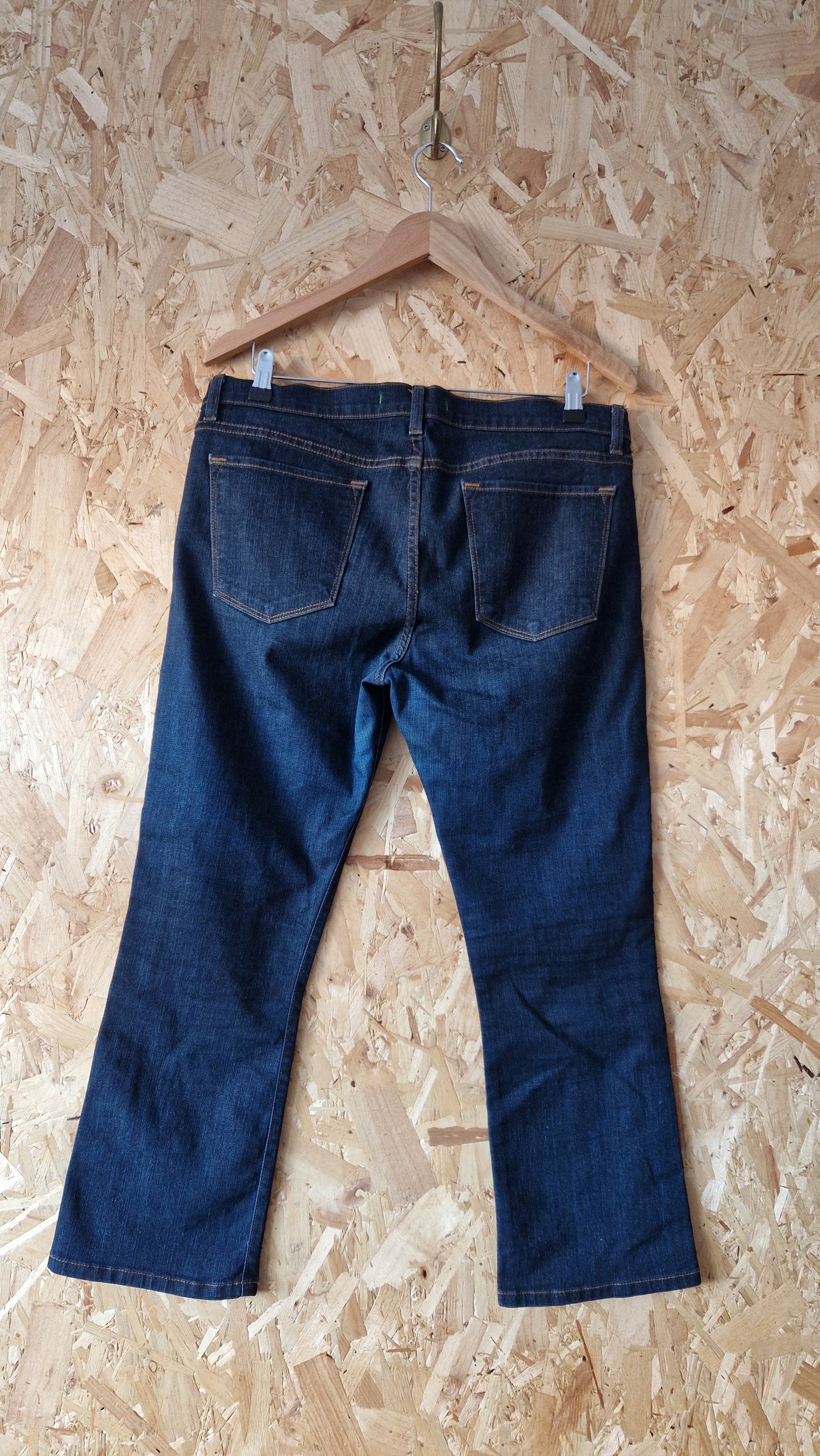 Preloved J Brand 'Gigi' Cropped Flared Indigo Jeans Waist Size 31