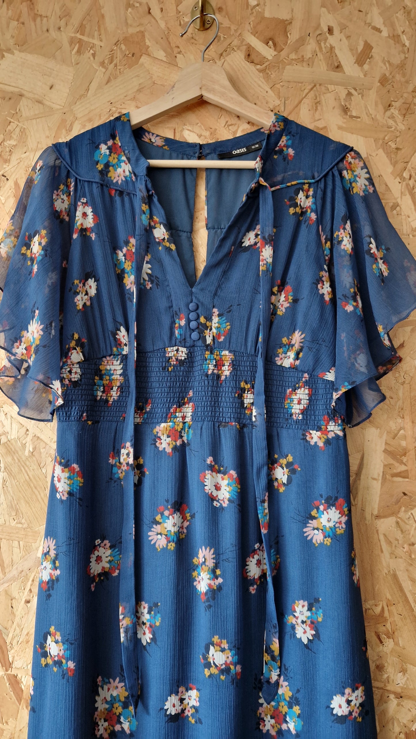 Preloved Oasis Floral Chiffon Flutter Sleeve Dress with Shirring Panel Size 12