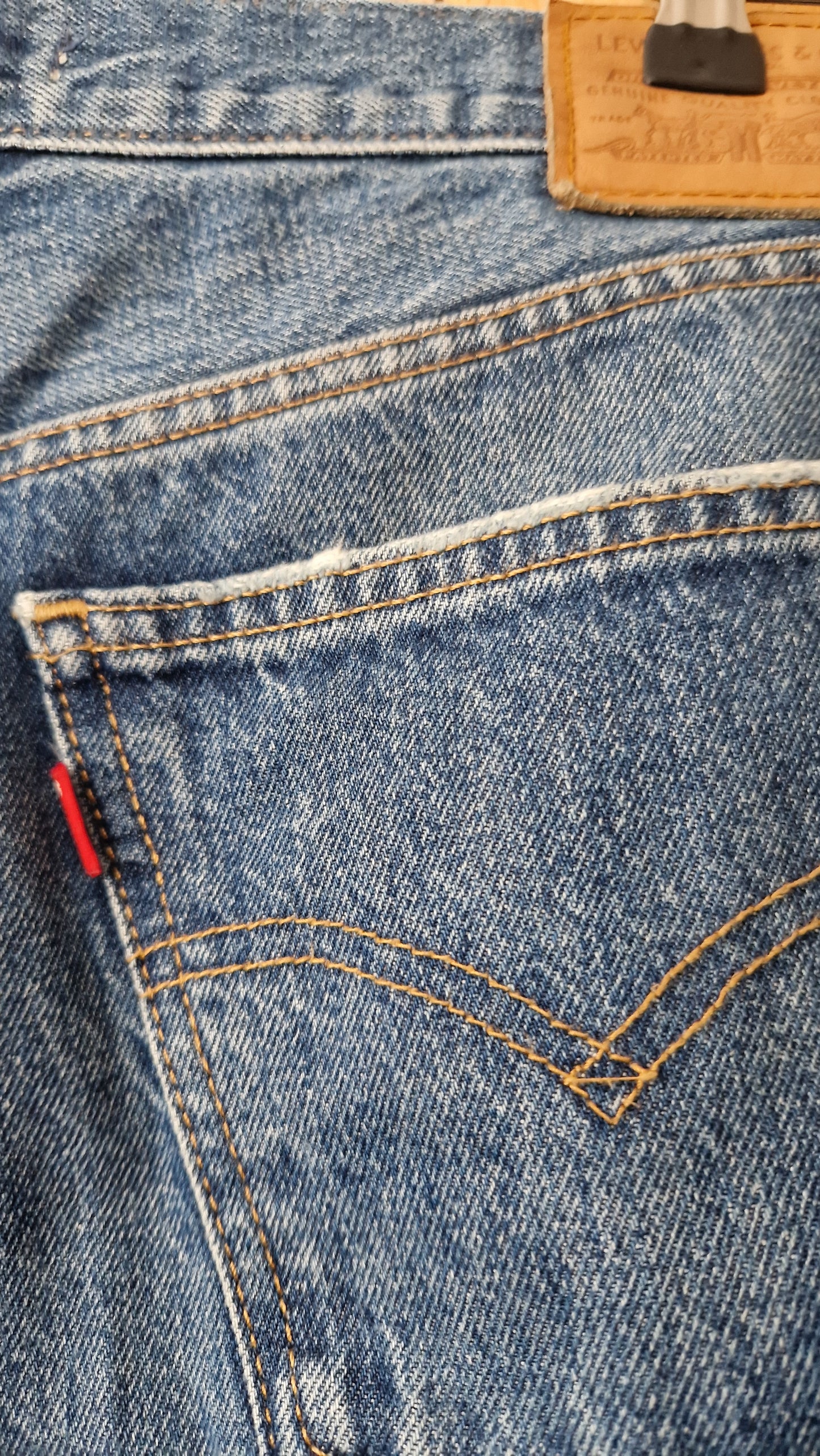 Preloved Levi's Middy Straight Leg Jeans Waist 31