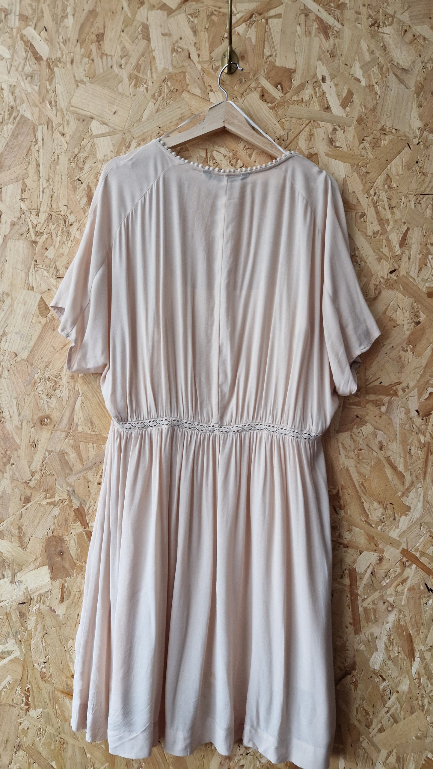 Preloved Zara Cap Sleeve Lined Dress with Crochet Lace Detail Size Medium