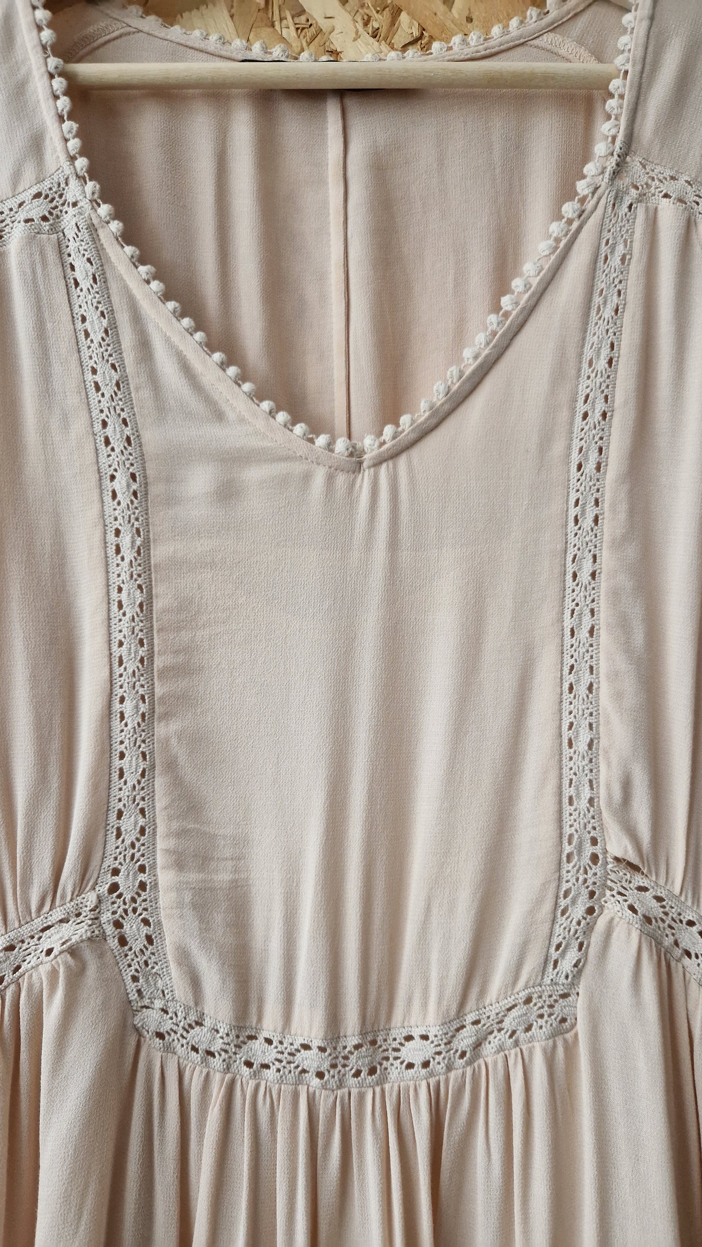 Preloved Zara Cap Sleeve Lined Dress with Crochet Lace Detail Size Medium