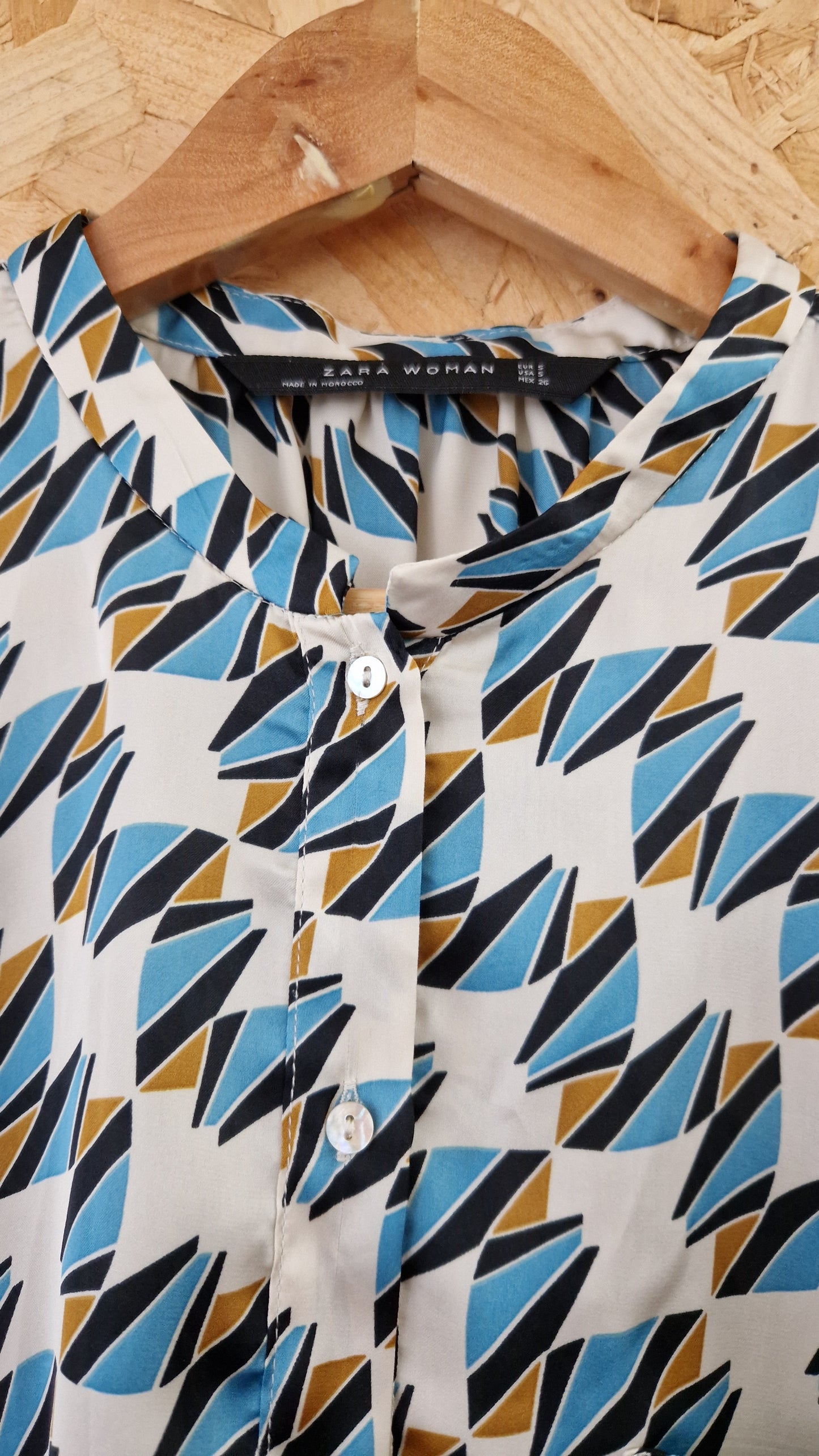 Preloved Zara Three Quarter Sleeve & Placket Printed Blouse Size Small