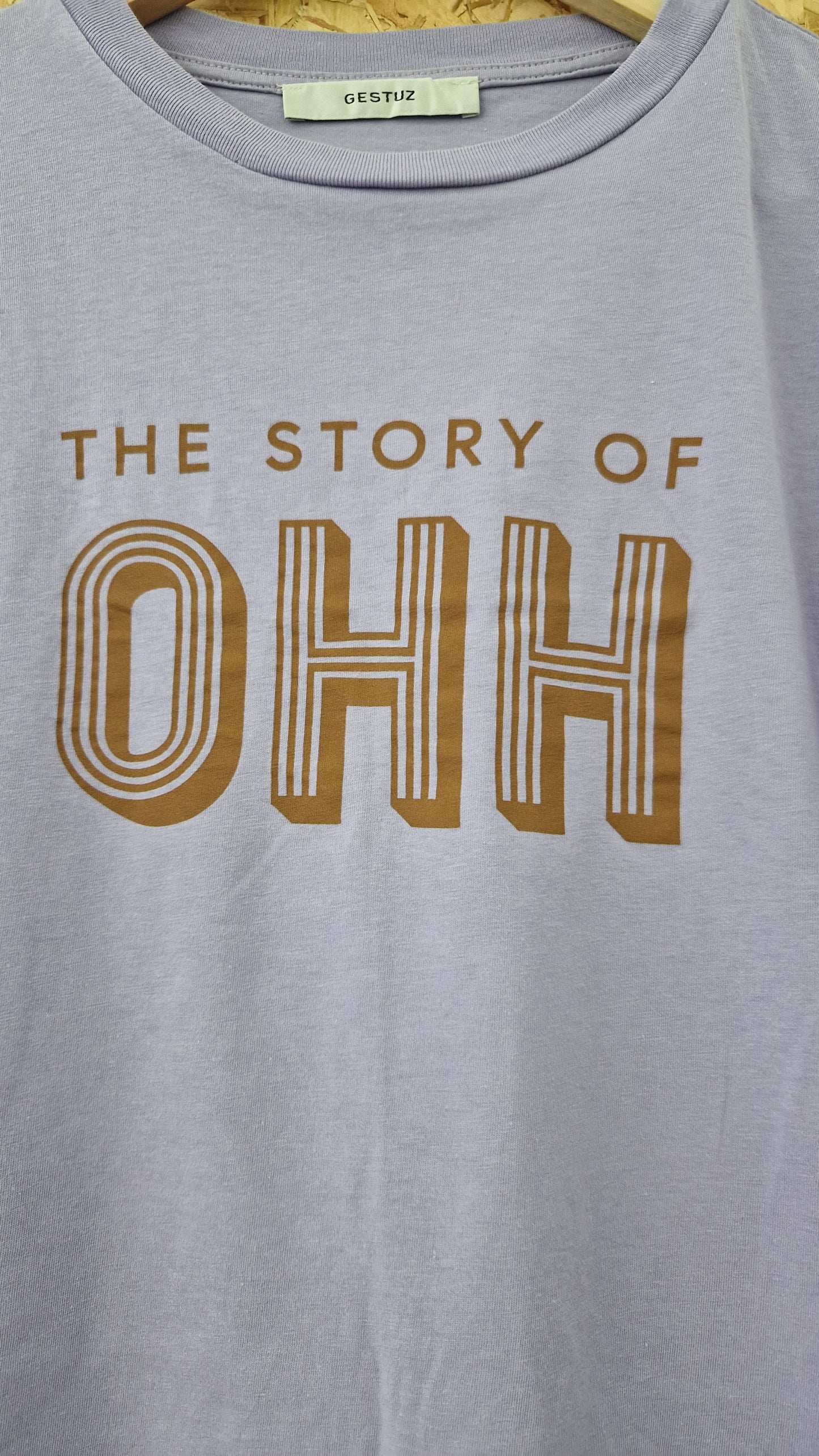 Preloved Gestuz Short Sleeve 'The Story of Ohh' T-Shirt Size Small