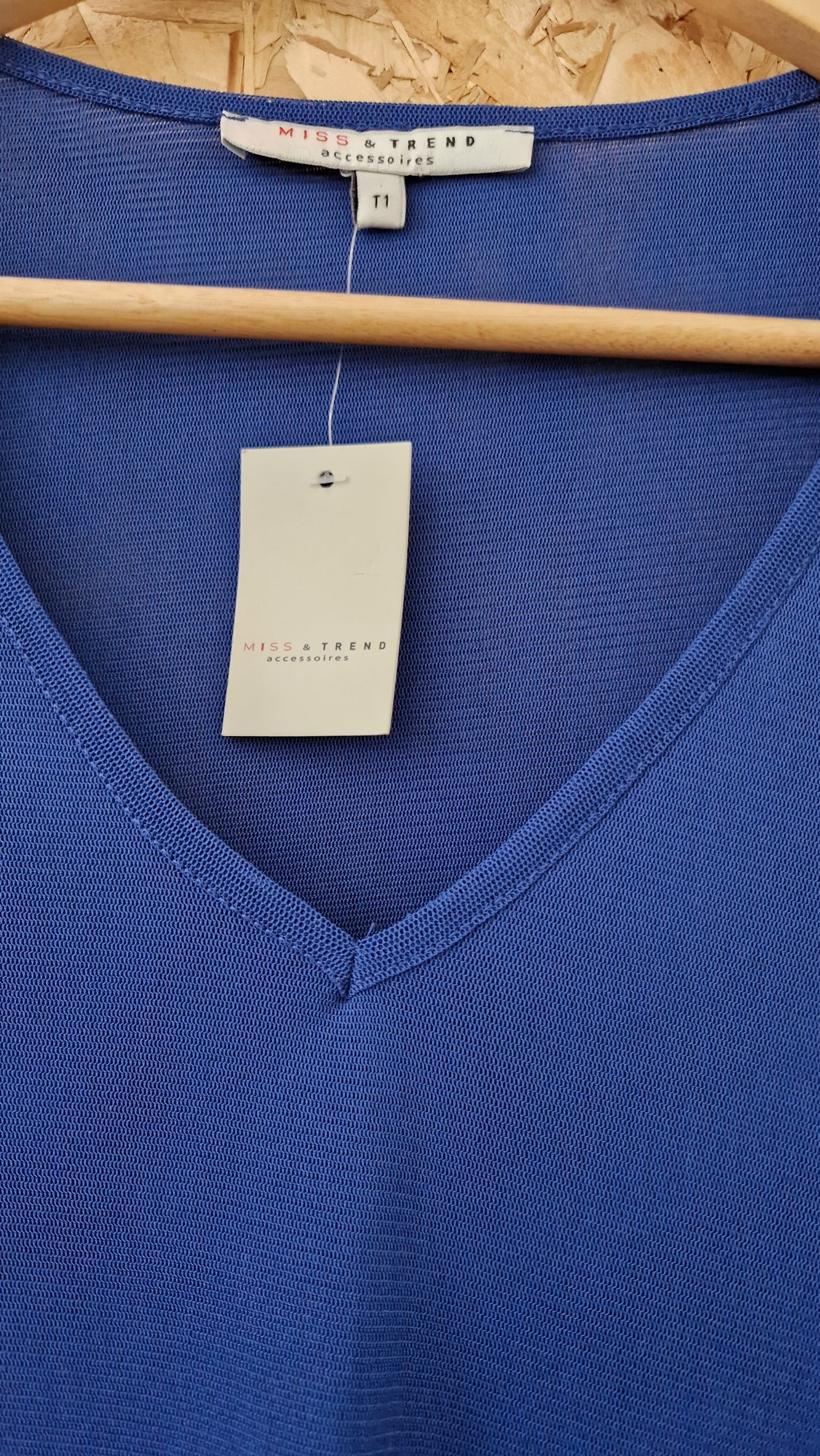 Brand New Long Sleeve V-Neck Mesh Top Size 10