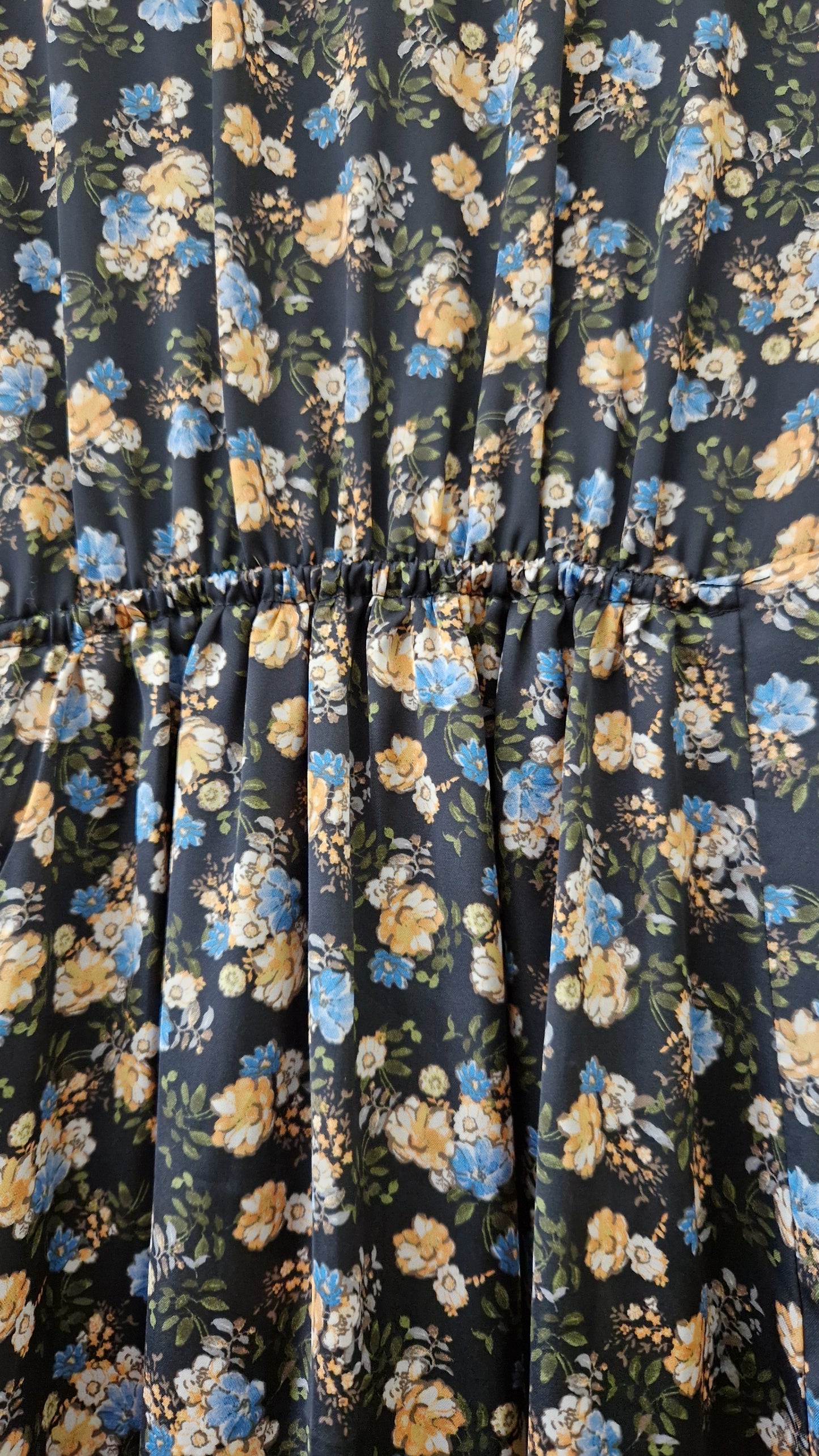 Brand New Mango Long Sleeve V Neck Empire Line Floral Satin Dress Size Medium