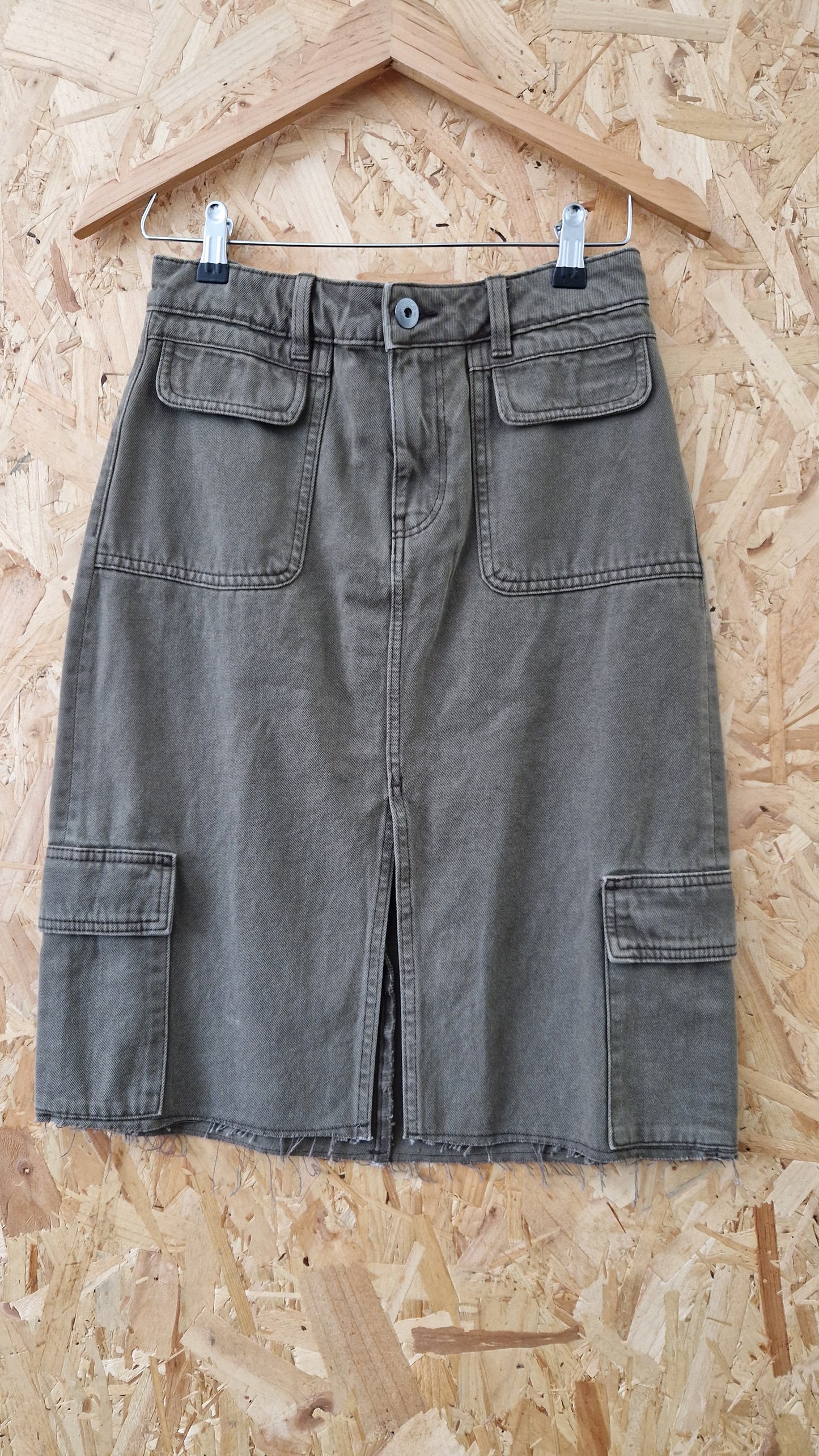 Preloved H&M Multi Pocket Skirt Size 8