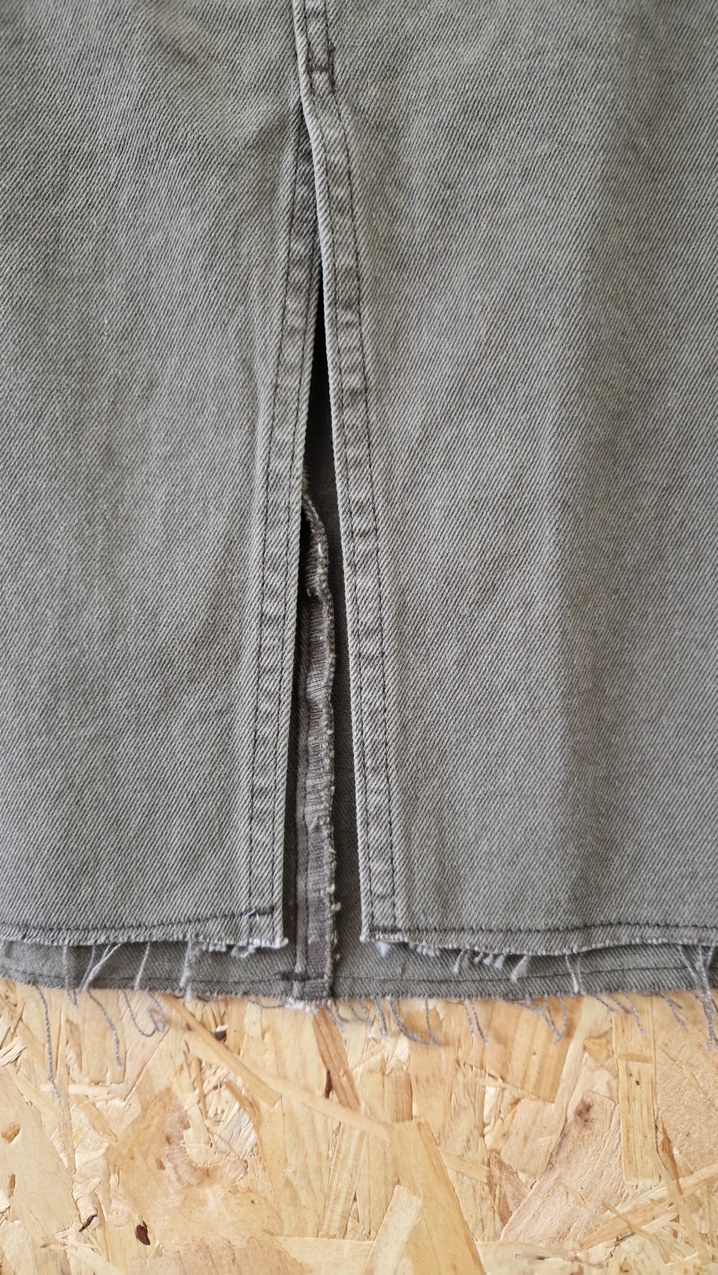 Preloved H&M Multi Pocket Skirt Size 8