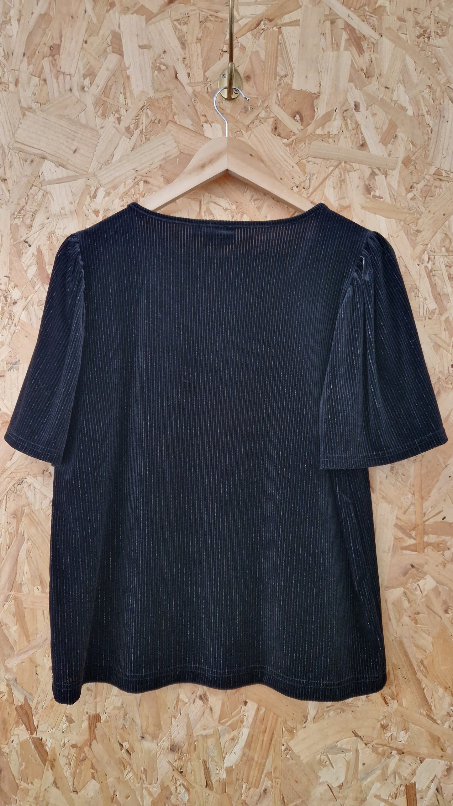 Preloved Saint Tropez Short Sleeve Velour Cord Puff Sleeve V-Neck Top Size Small