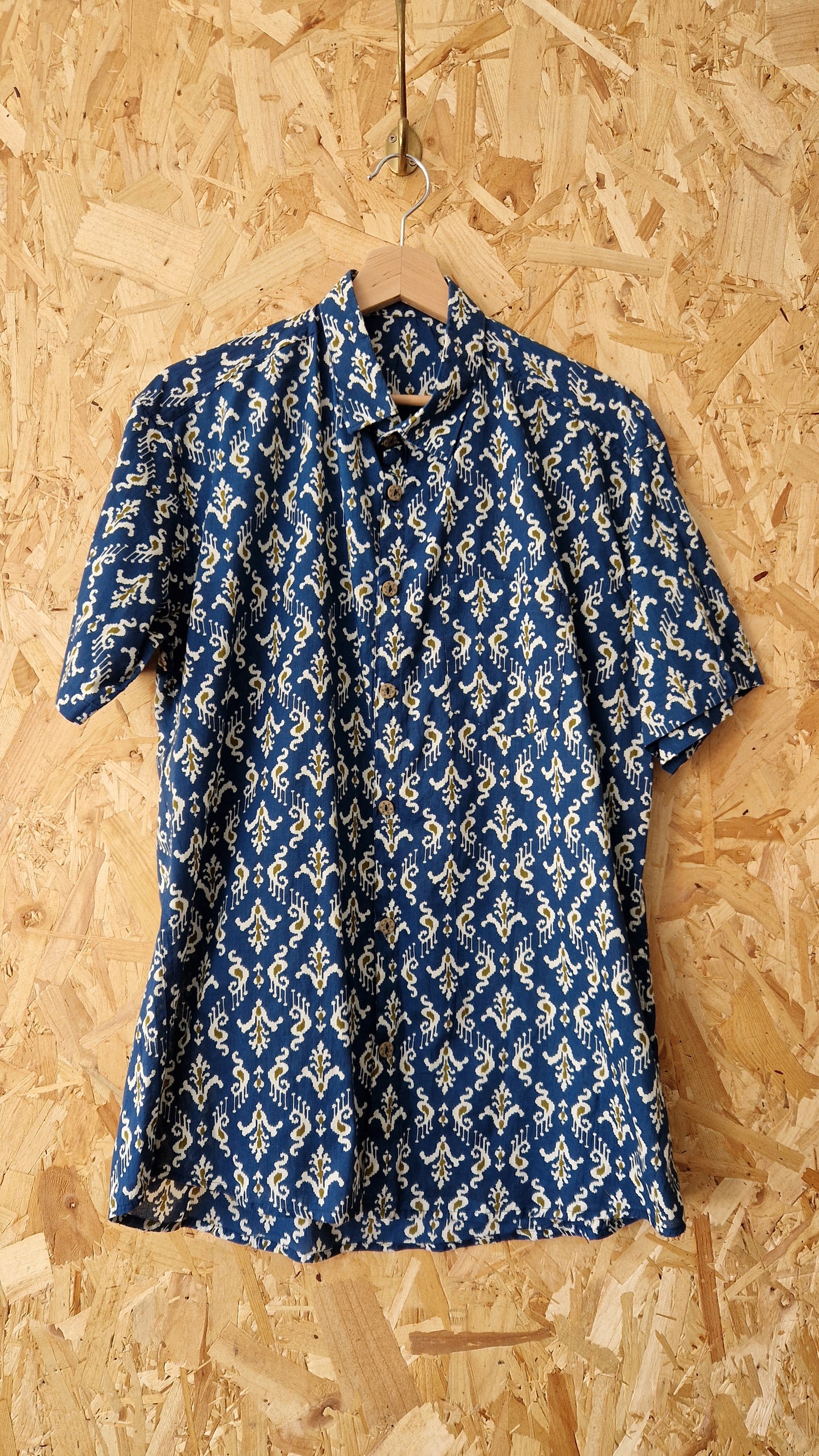 Brand New Short Sleeve Block Print Shirt Size XXLarge