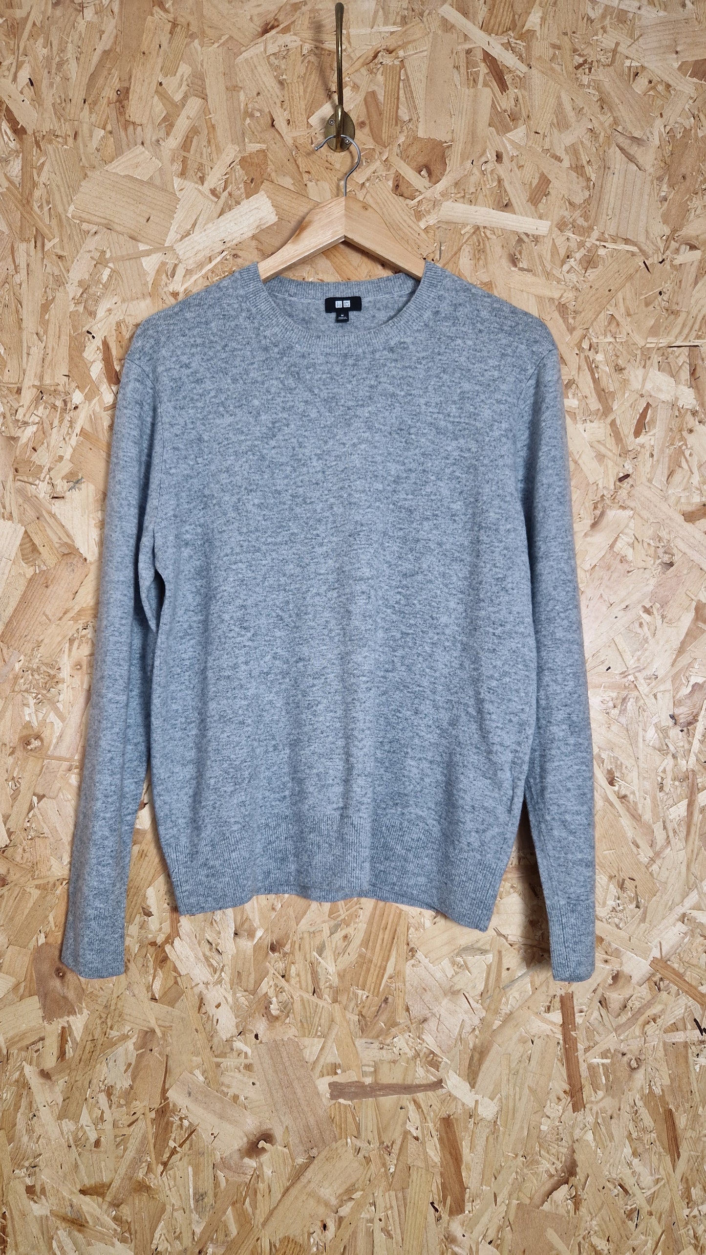 Preloved Uniqlo Cashmere Crew Neck Jumper Size Medium