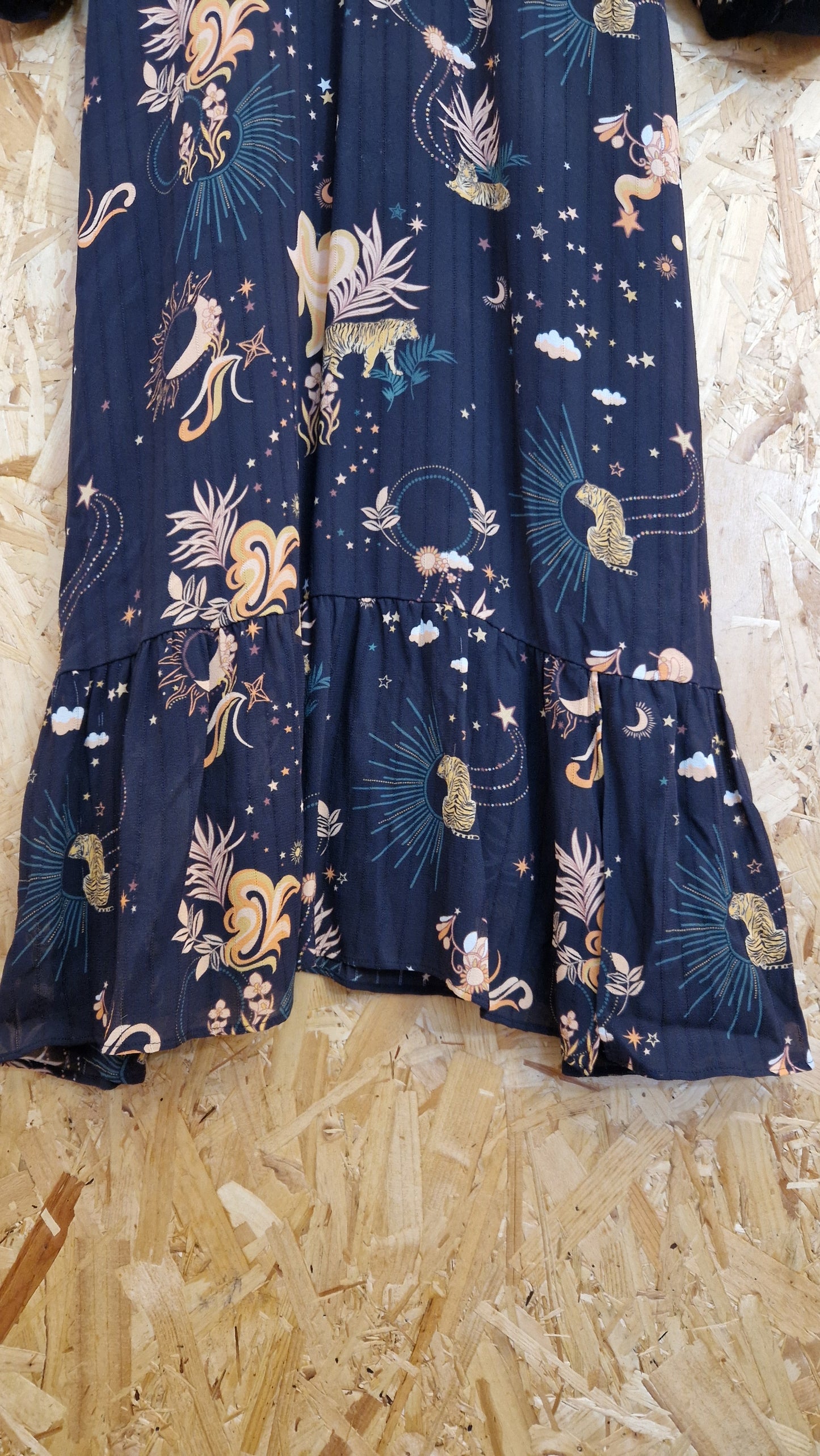 Preloved Oliver Bonas Empire Line Printed Dress Size 12