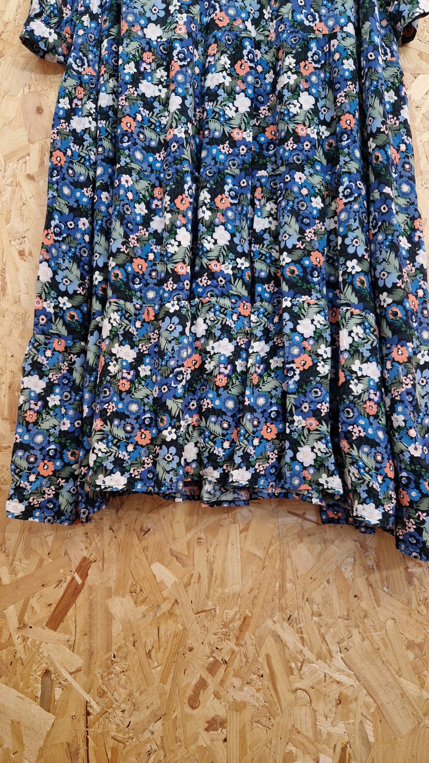 Preloved AND/ OR Collarless Printed Dress with Hem Frill Size 10