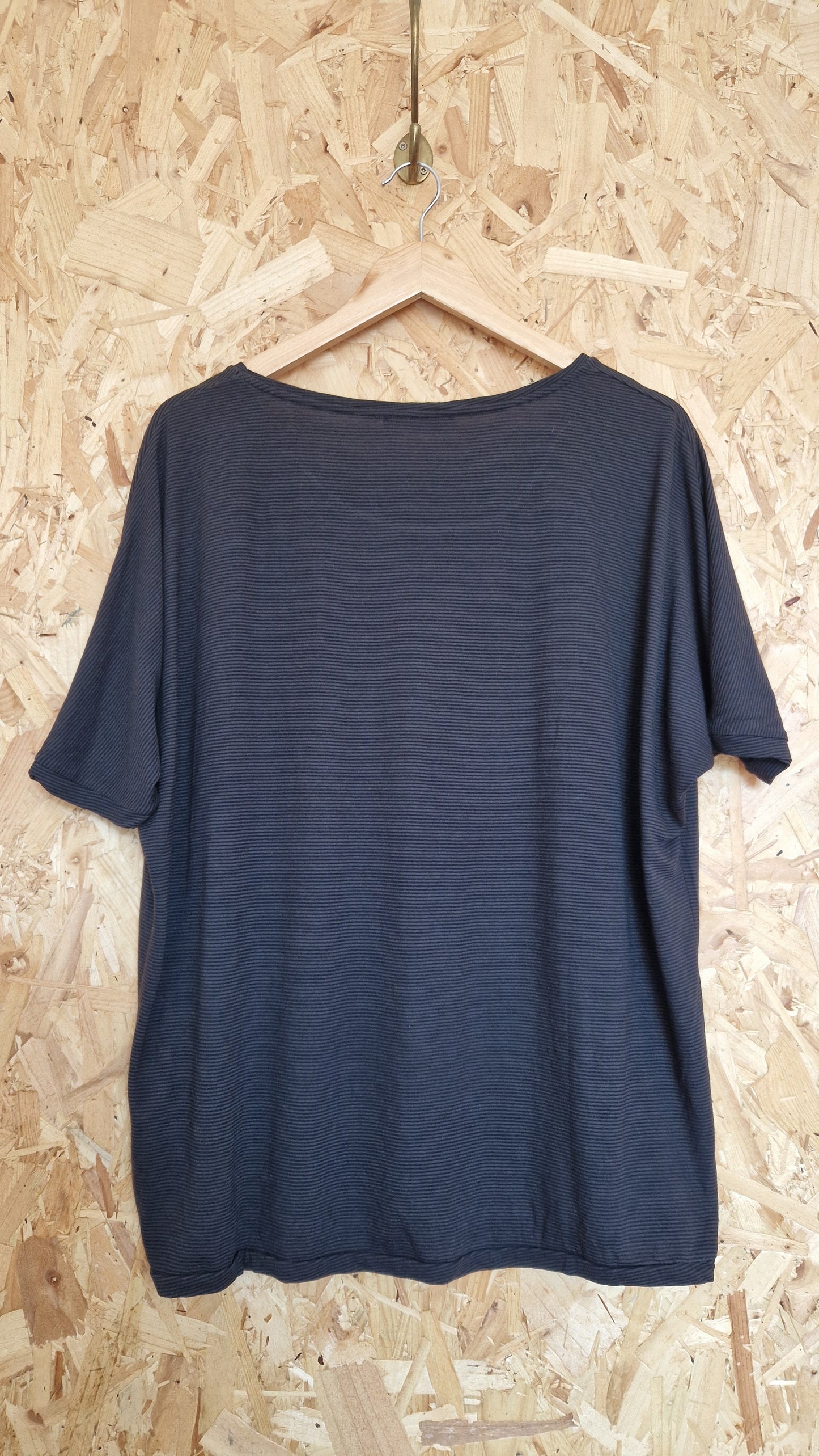 Preloved KDG Oversized Fine Stripe Batwing Sleeve T-Shirt Size XSmall