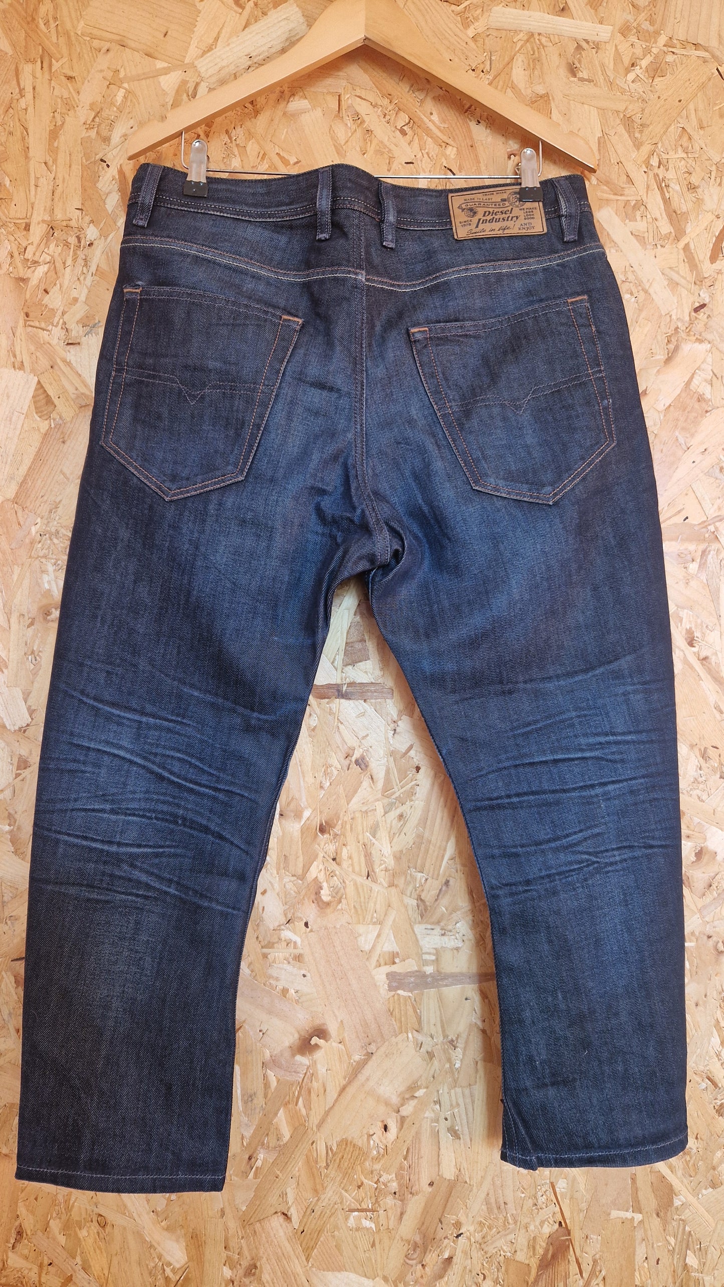 Preloved Diesel Narrot Jeans Waist Size 32 Leg Length 30