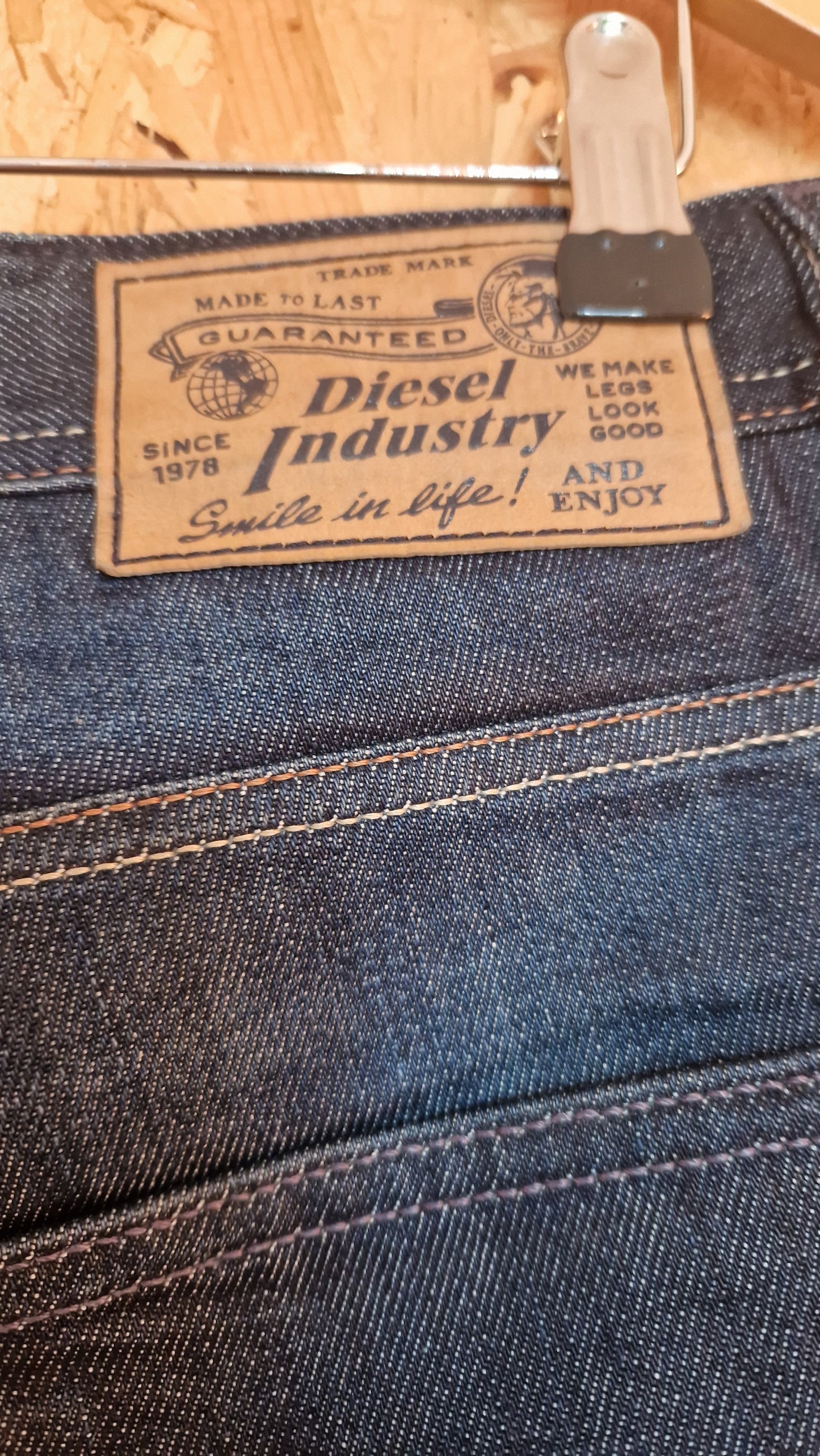 Preloved Diesel Narrot Jeans Waist Size 32 Leg Length 30
