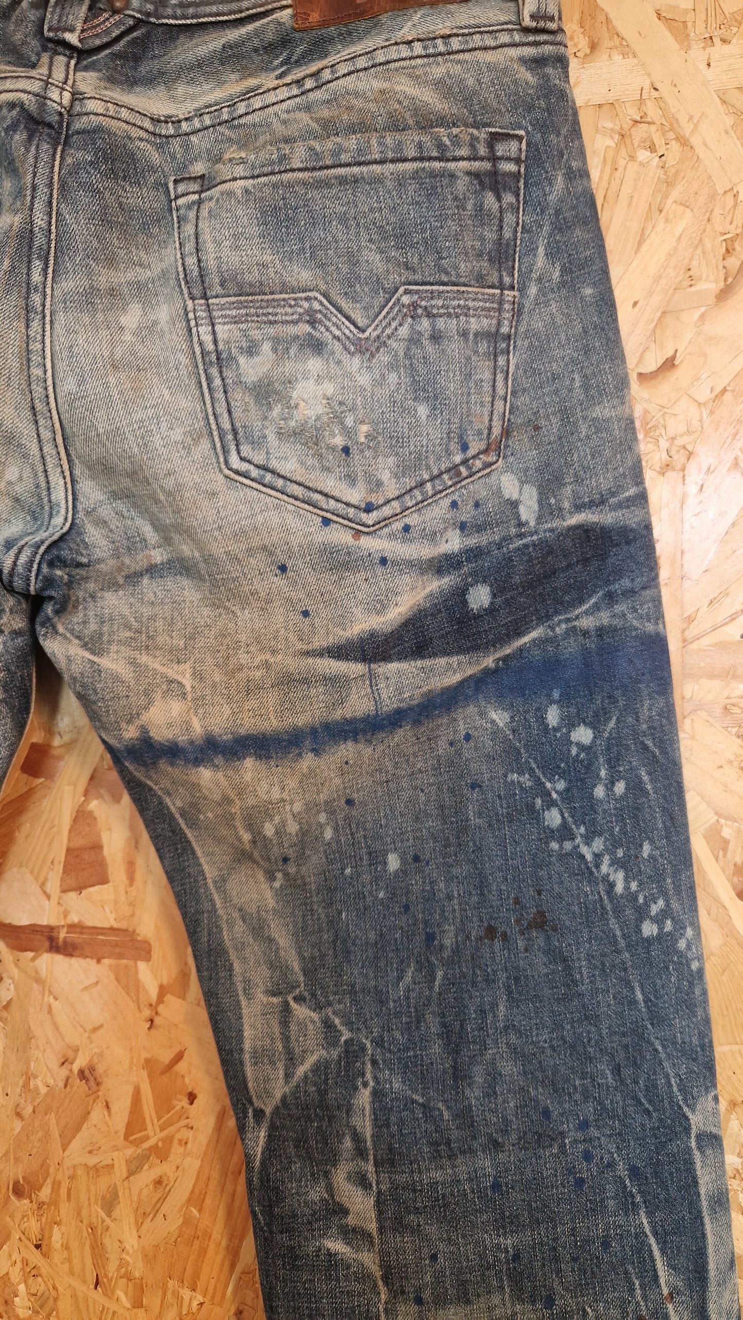 Diesel Larkee Jeans Sample - Unique Distressing & Details Waist Size 32 Leg Length 32