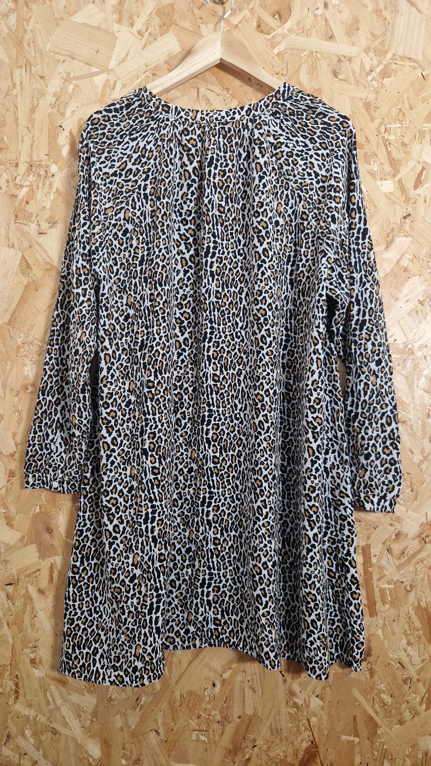 Preloved Custommade Long Sleeve Open Neck Raglan Sleeve Printed Dress Size UK 8/ 10 EU 36