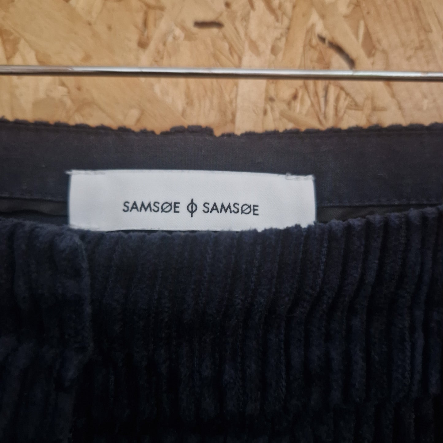 Preloved Samsoe SamSoe Pleated Cord Trousers Size Medium