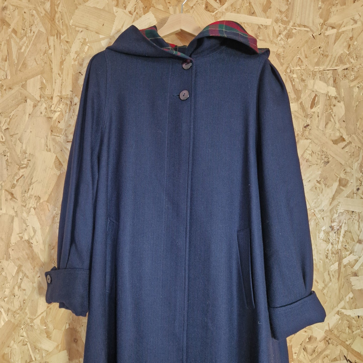Preloved Avoca 'Red Hiding Style' Hooded Wool Coat Size Medium