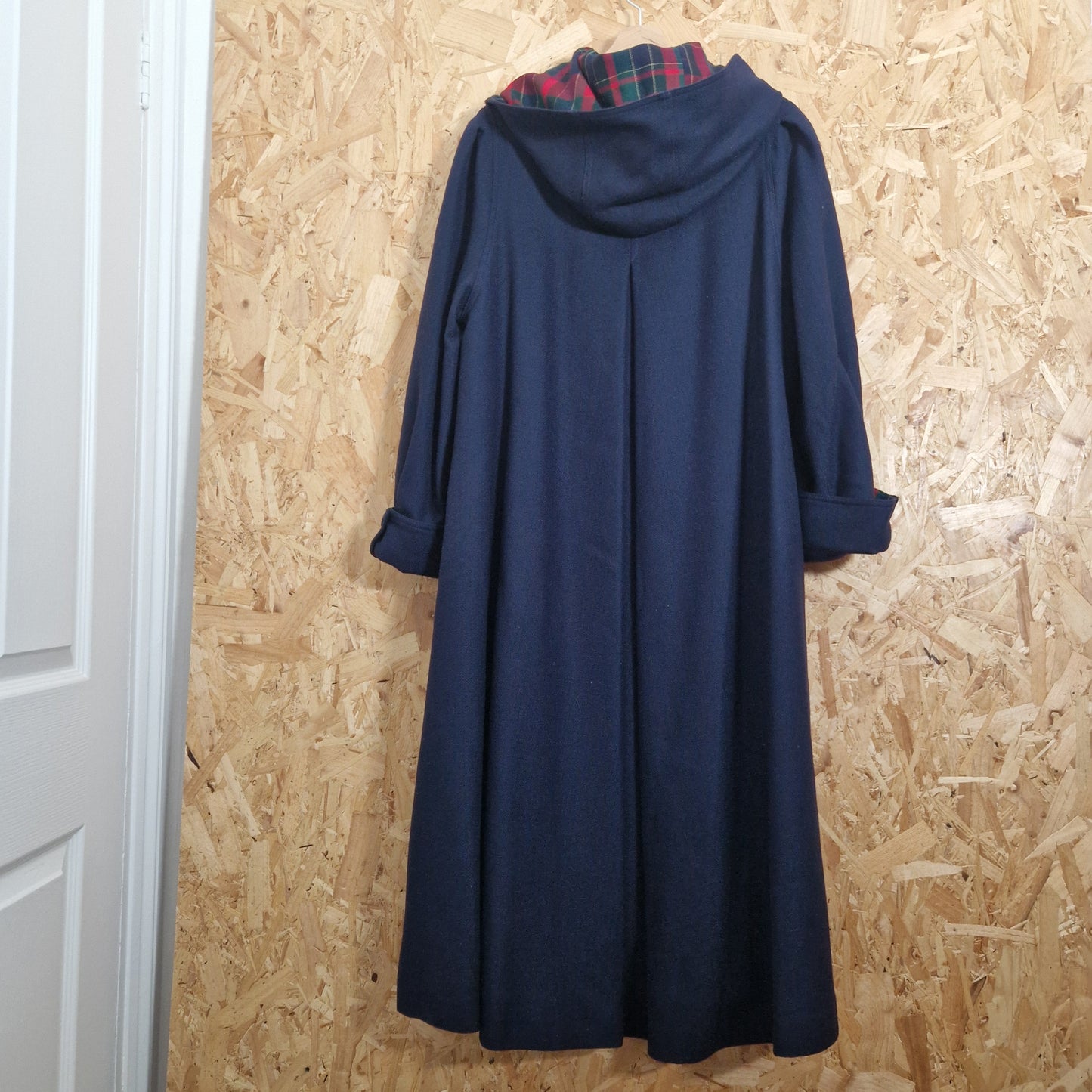 Preloved Avoca 'Red Hiding Style' Hooded Wool Coat Size Medium