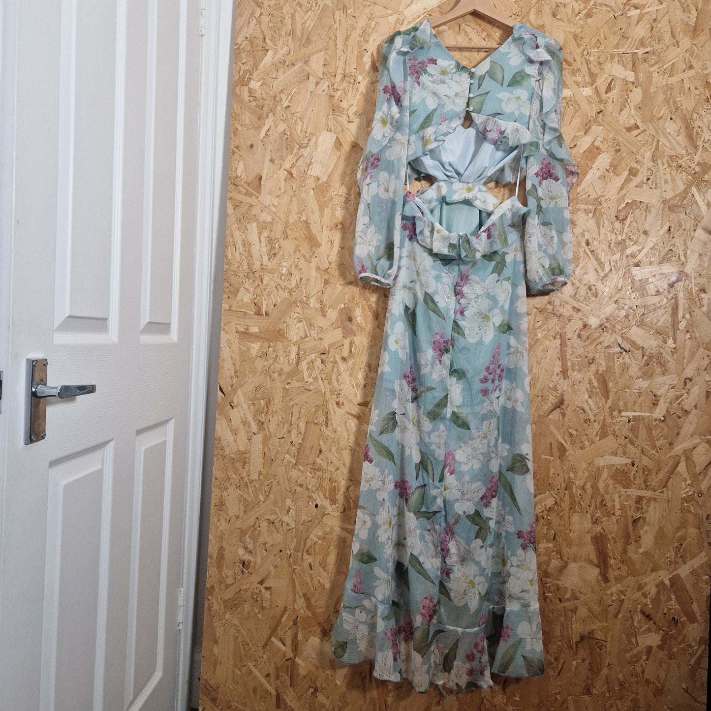 Brand New Lipsy V-Neck Chiffon Printed Dress with Cut Out Detail Size 12