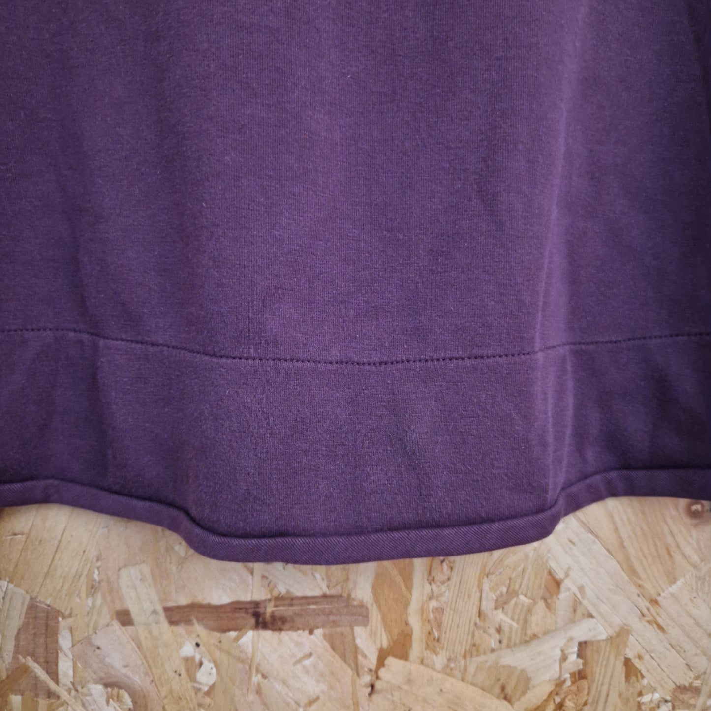 Preloved Nike Cropped Sweatshirt with Dropped Shoulders Size Large