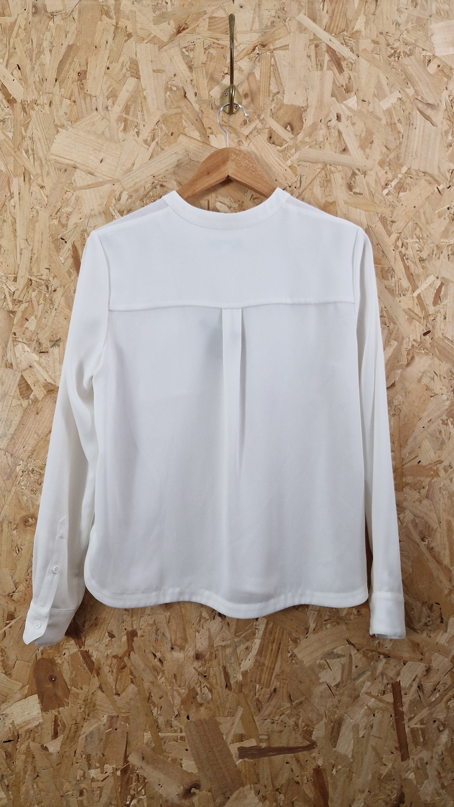 Preloved Great Plains Long Sleeve Cream Collarless Blouse Size Small