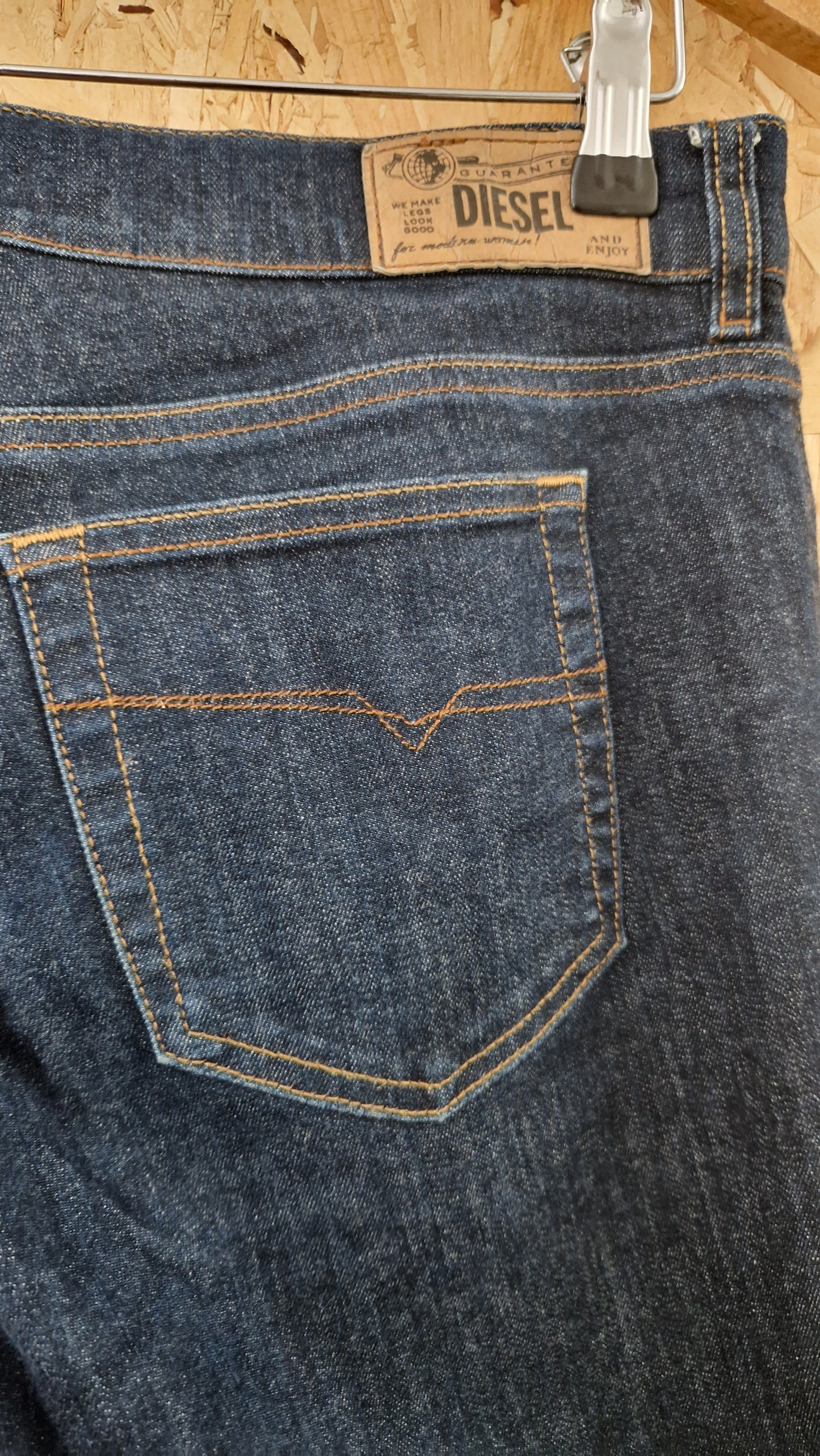 Preloved Diesel Straitzee Regular Slim Straight Jeans Regular Waist W31 L32