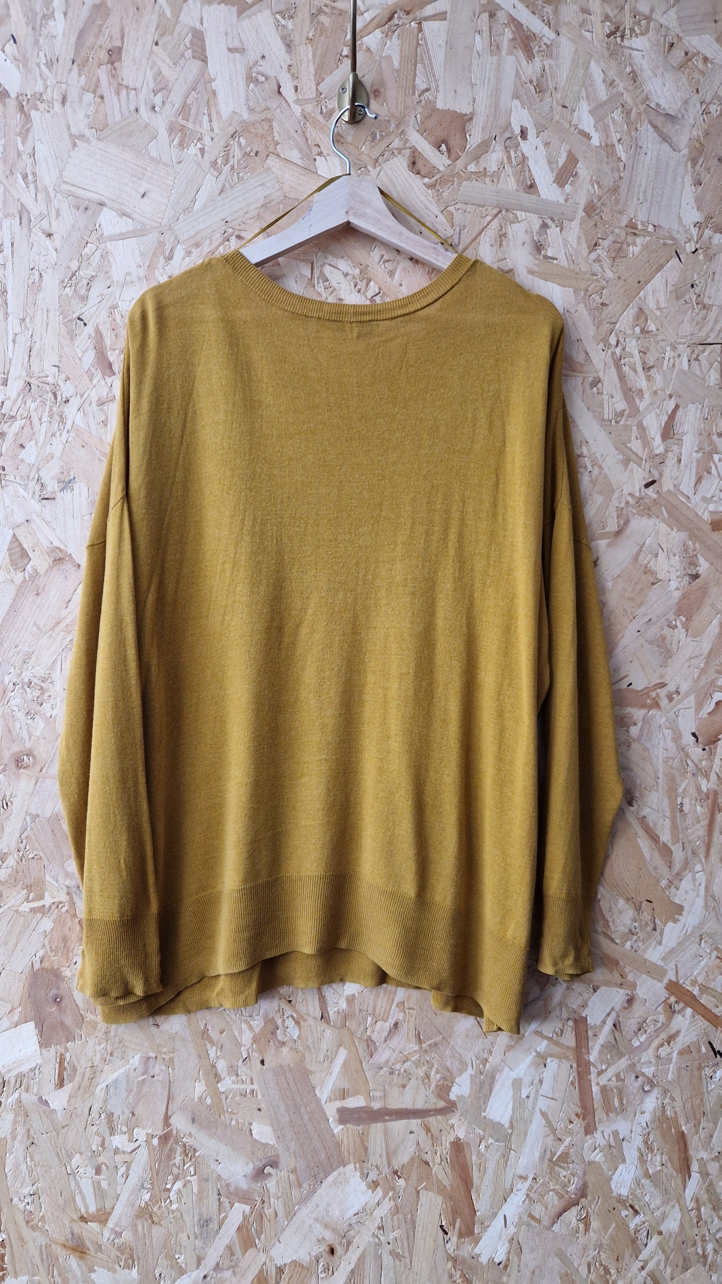 Preloved Zara Fine Knit Jumper with Dropped Shoulder Size Medium