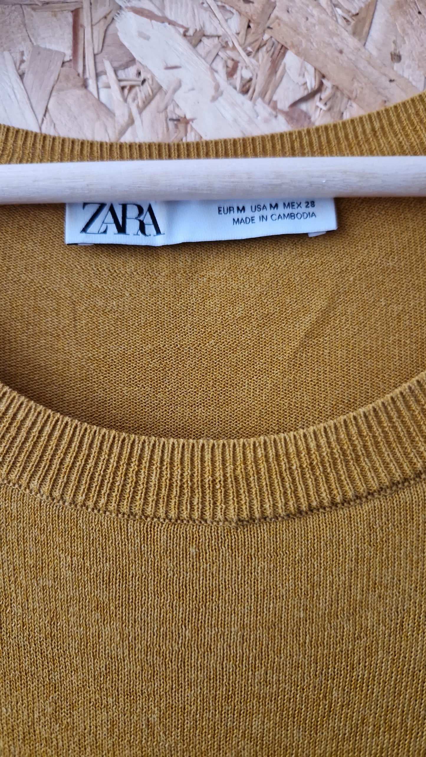 Preloved Zara Fine Knit Jumper with Dropped Shoulder Size Medium