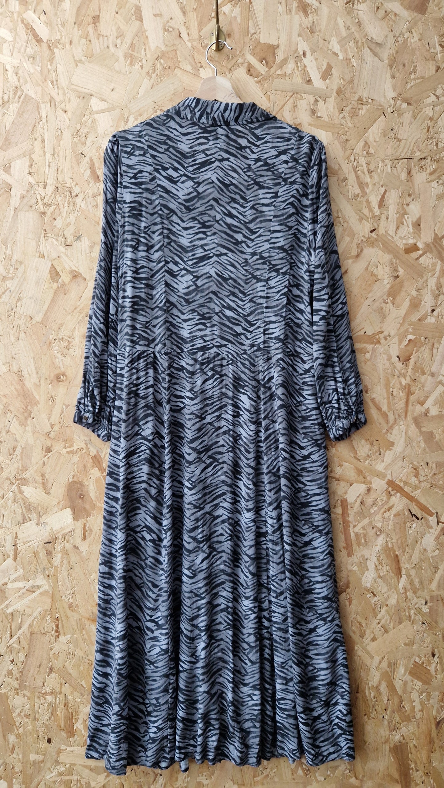 Preloved Phase Eight Long Sleeve Animal Print Shirtdress Size 14