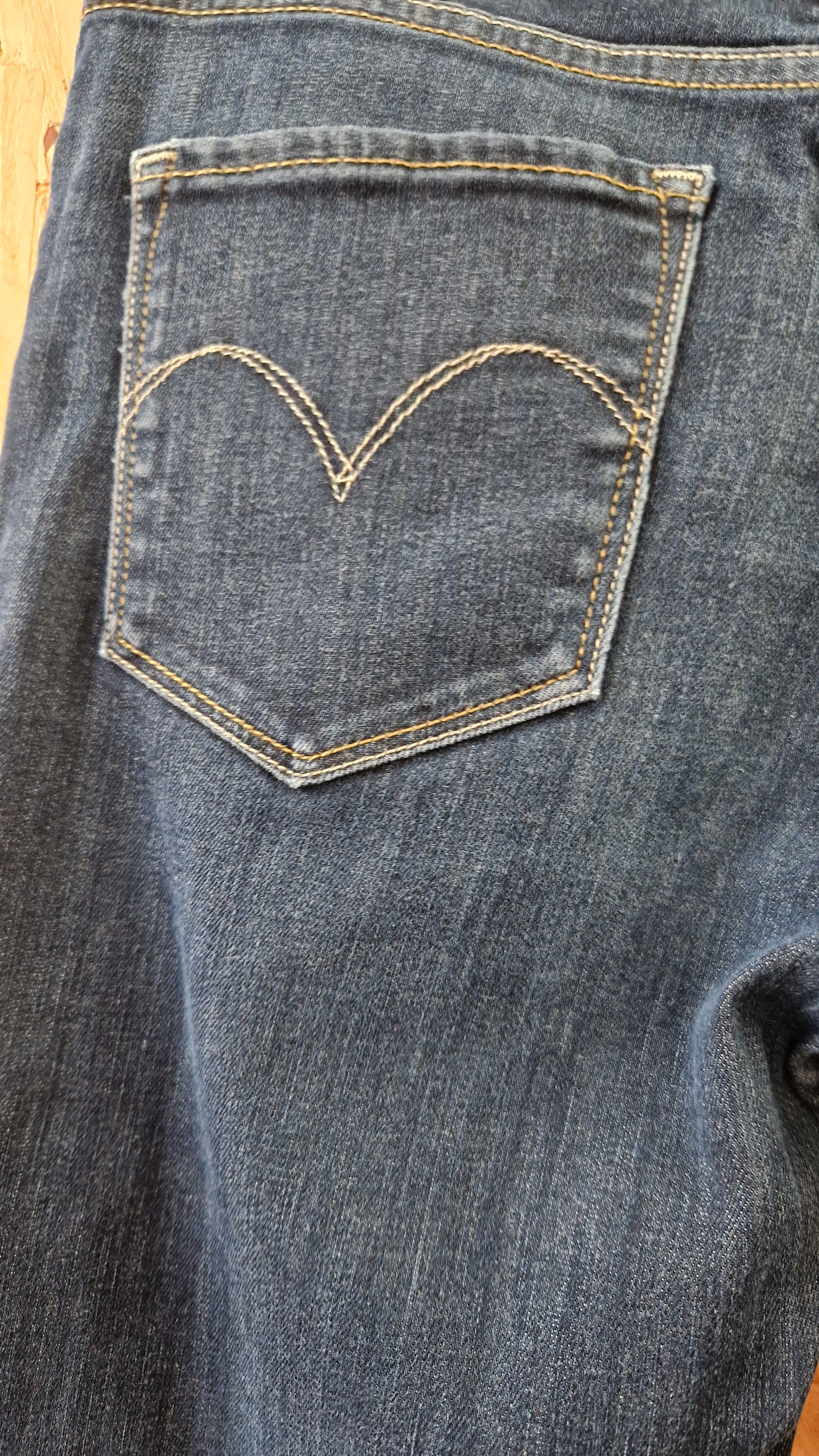 Preloved Levi's Demi Curve Classic Slim Leg Jeans  Waist Size 28