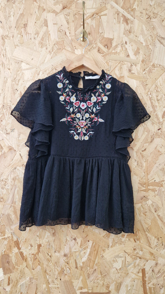 Preloved Zara Flutter Sleeve Top with Embroidery Size Medium