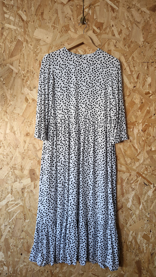 Preloved Zara 3/4 Sleeve Dress with Hem Frill Size Medium
