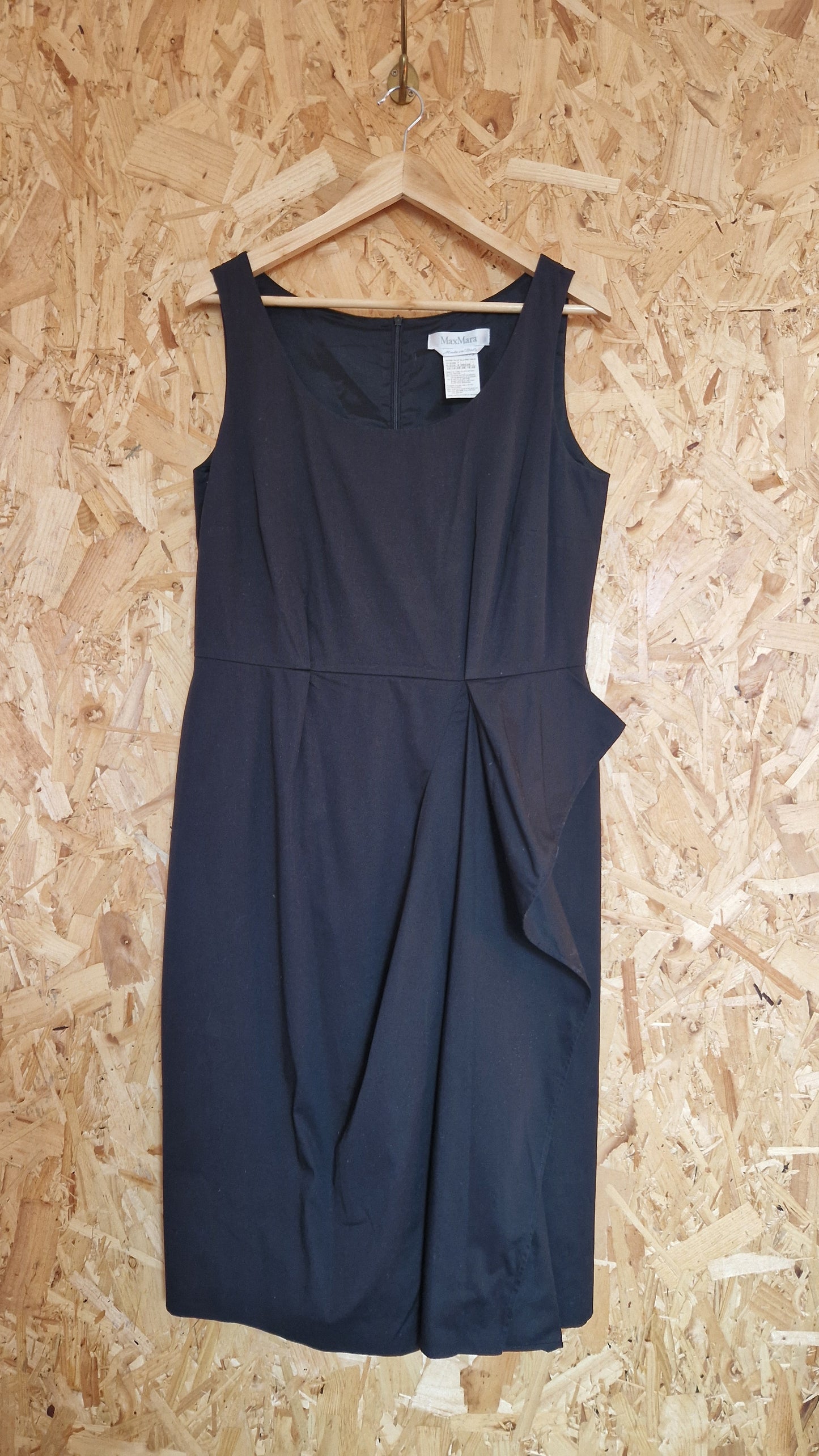 Preloved MaxMara Sleeveless Shift Dress with Pleat Detail Size 16