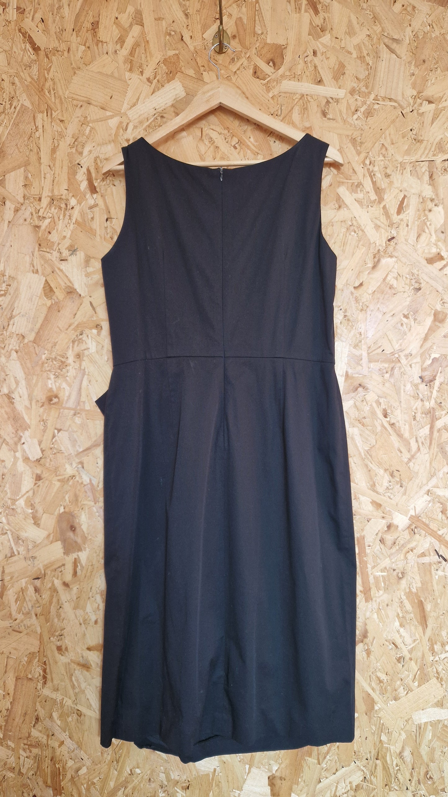 Preloved MaxMara Sleeveless Shift Dress with Pleat Detail Size 16