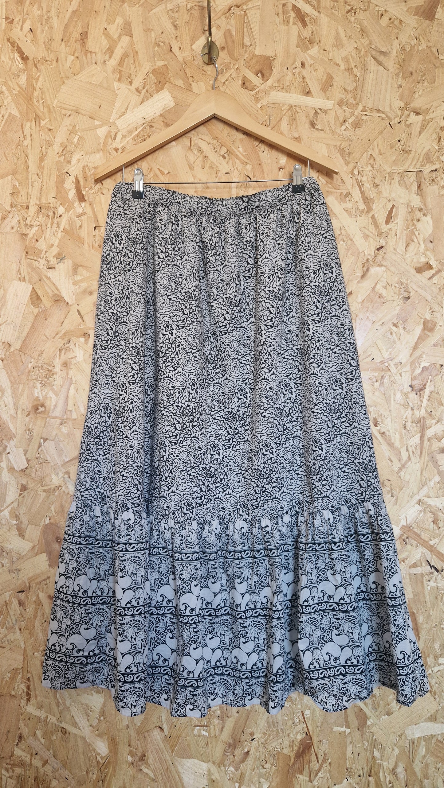 Preloved Uniqlo x Anna Sui Printed Skirt with Elasticated Waist & Hem Frill Size Large