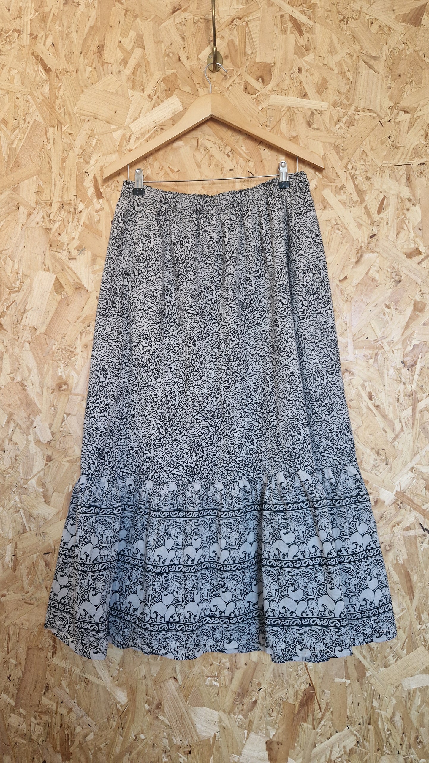 Preloved Uniqlo x Anna Sui Printed Skirt with Elasticated Waist & Hem Frill Size Large