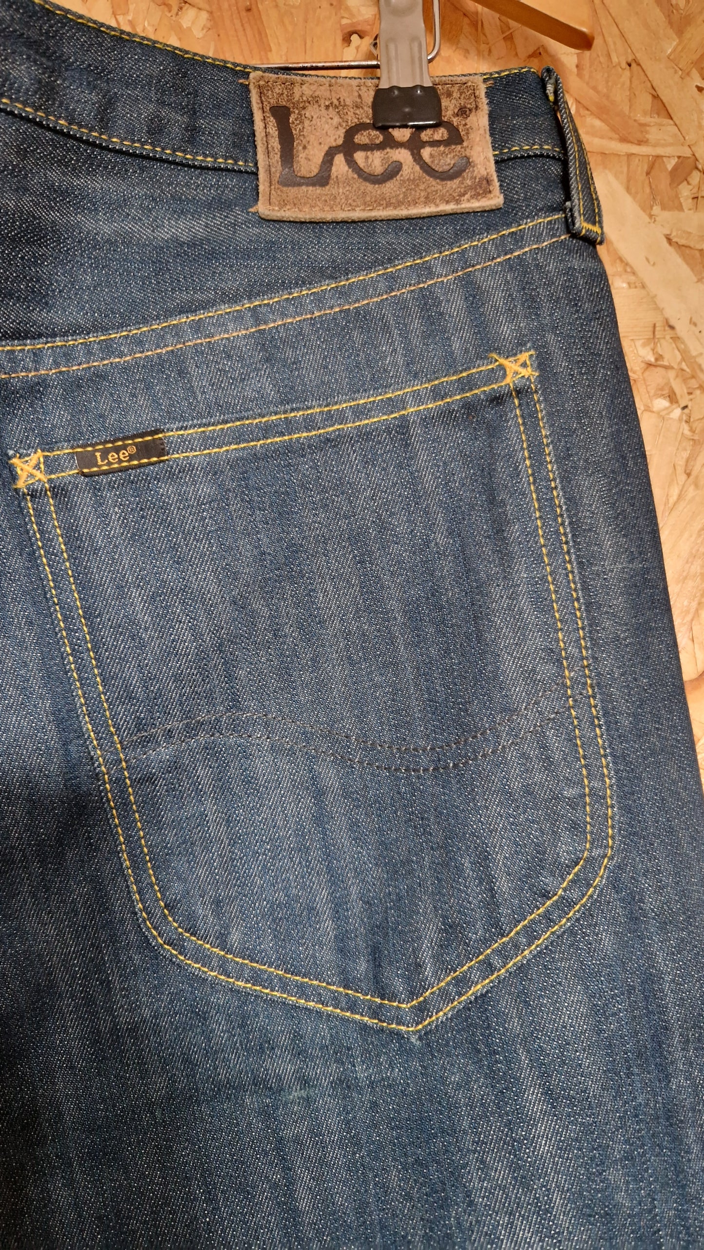 Preloved Lee Cash Jeans Waist Size 33 Leg Length 32