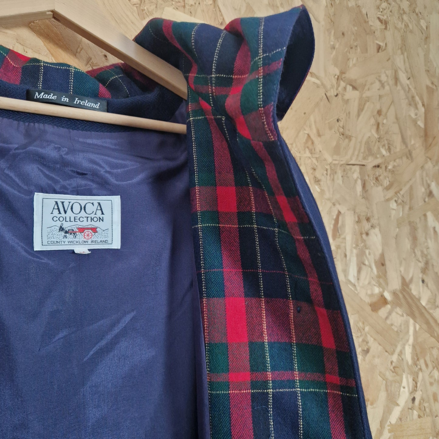 Preloved Avoca 'Red Hiding Style' Hooded Wool Coat Size Medium
