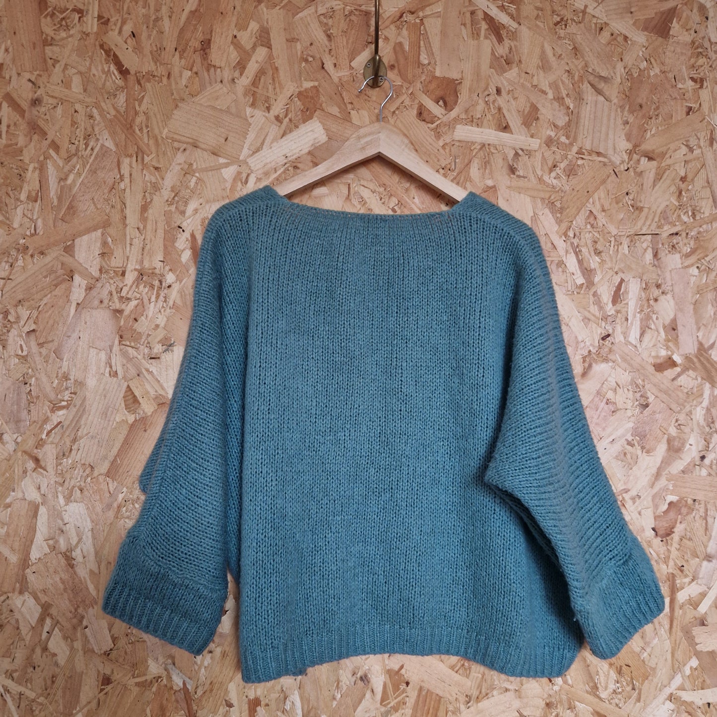 Preloved J&L Paris V-Neck Oversized Cropped Jumper Size Medium