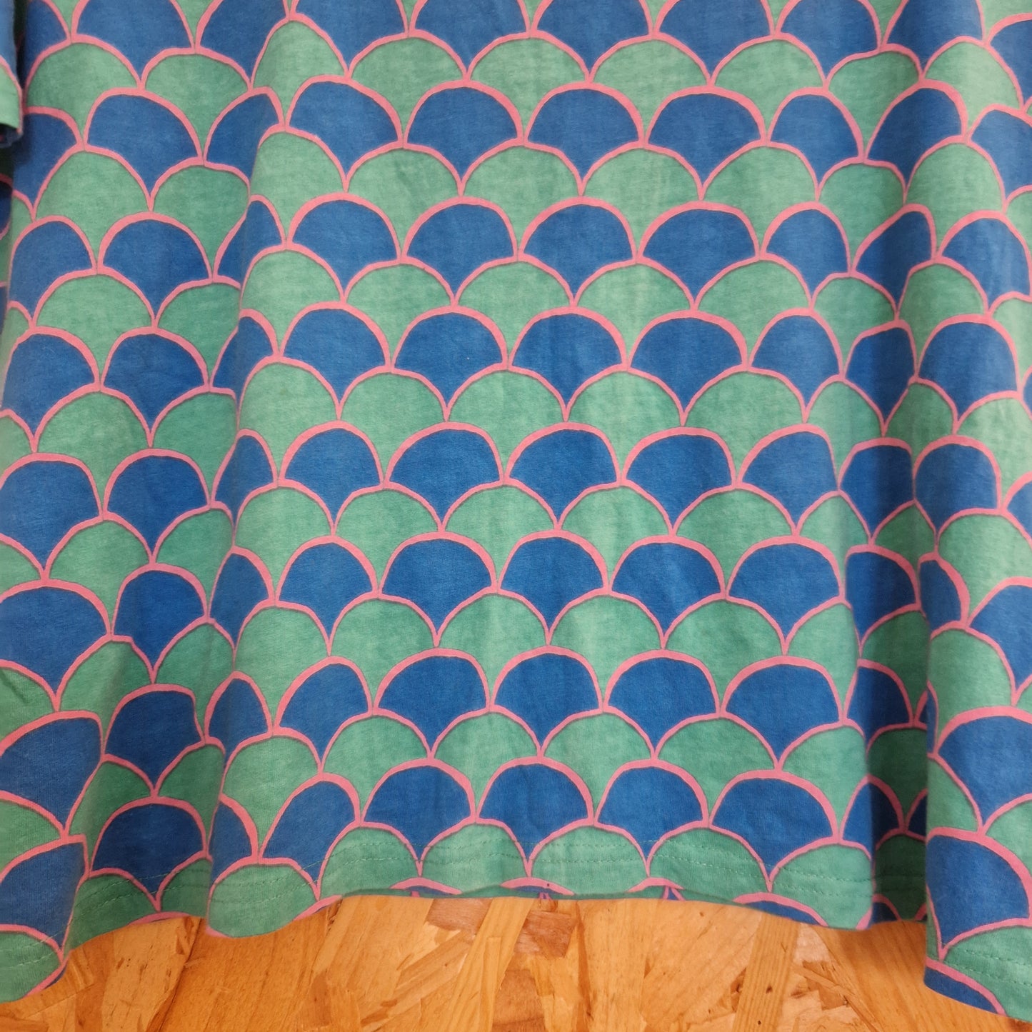 Preloved Lowie Geometric Boxy Cropped T-shirt Size Large