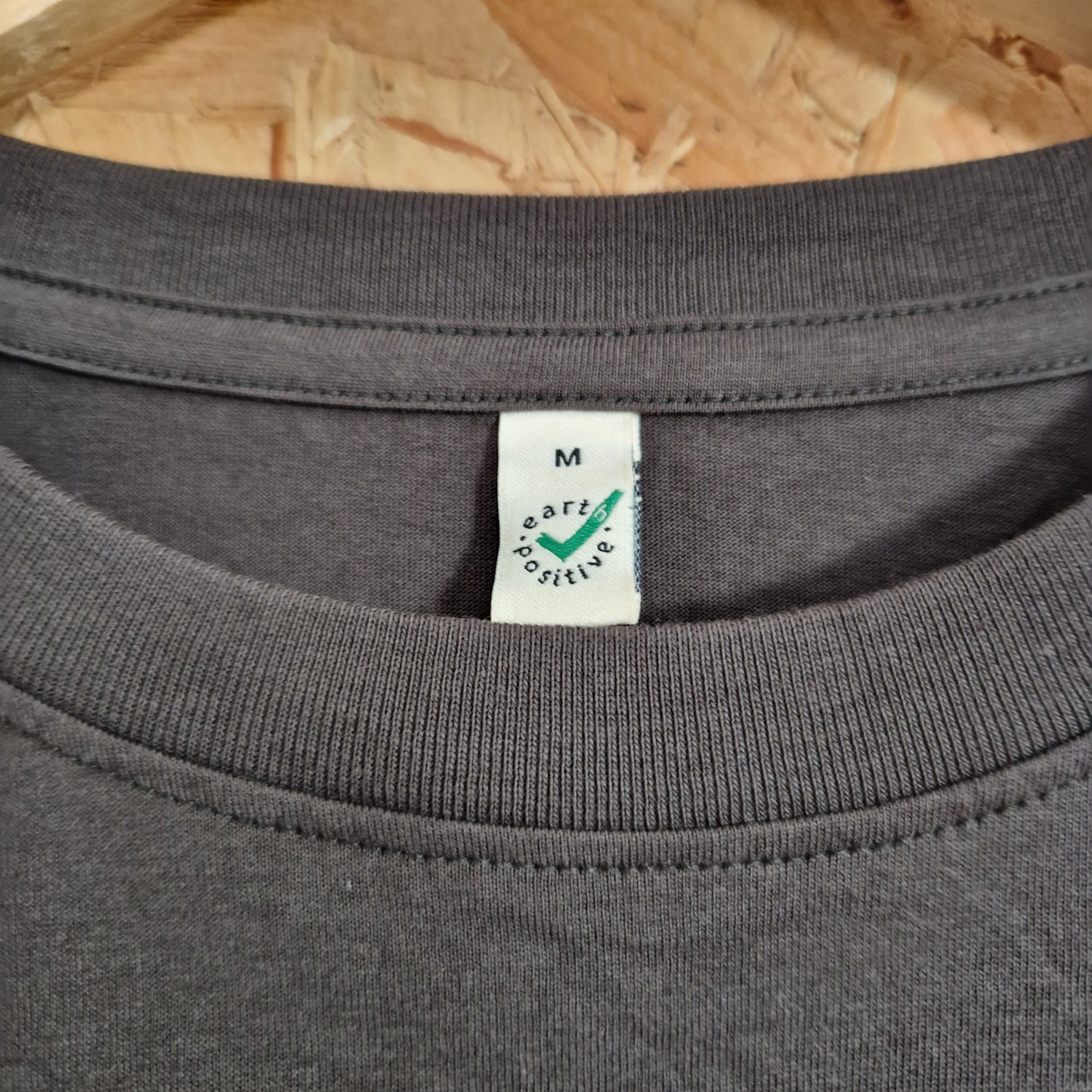 Preloved Earth Positive Logo Printed T-Shirt Size Medium